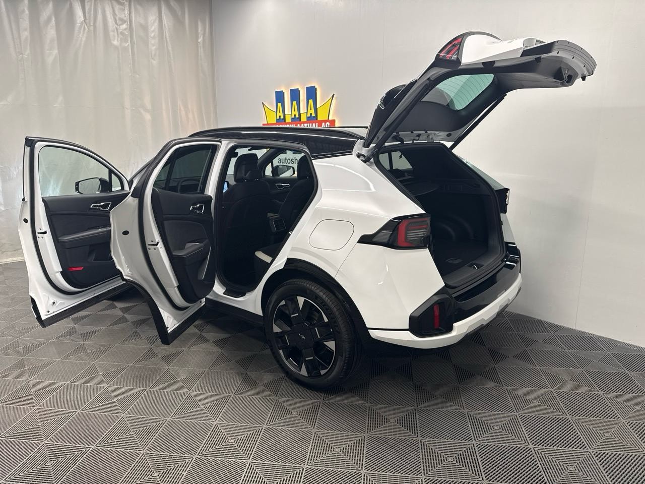 KIA Sportage 1.6T-GDi HEV GT-Line-image-15