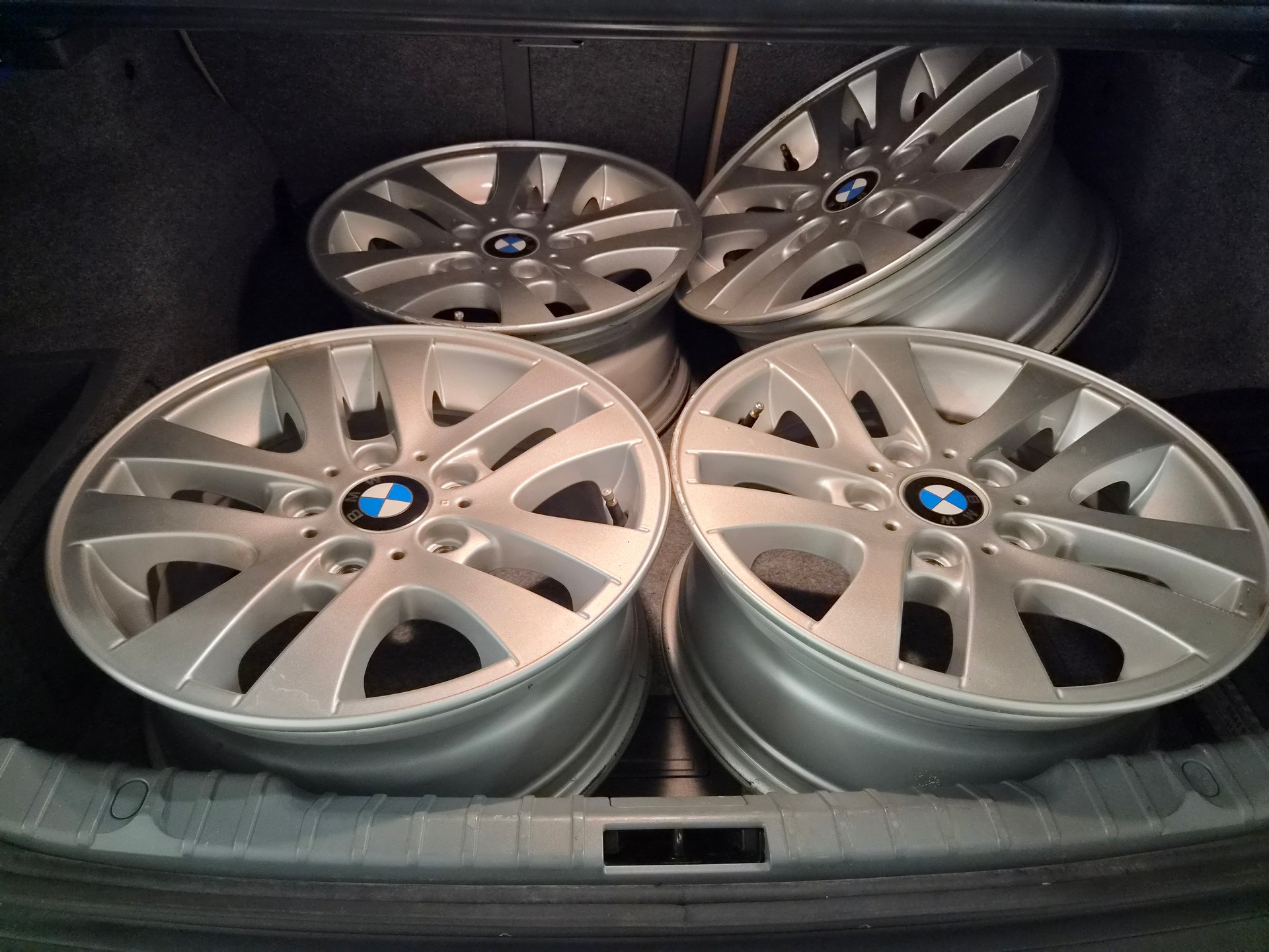 BMW 325xi !UNIKAT! NUR 35000KM 1.HAND Frisch ab MFK-image-4