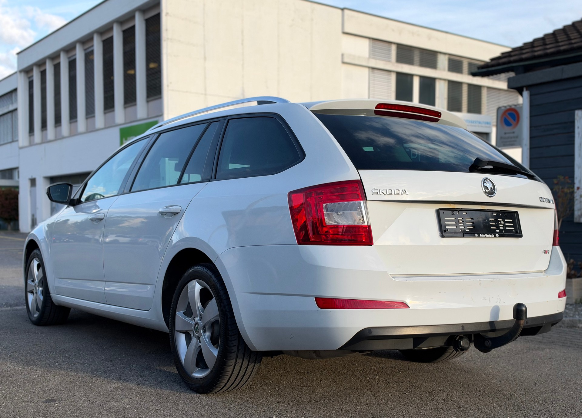 SKODA Octavia Combi 1.8 TSI Ambition 4x4 DSG-image-6