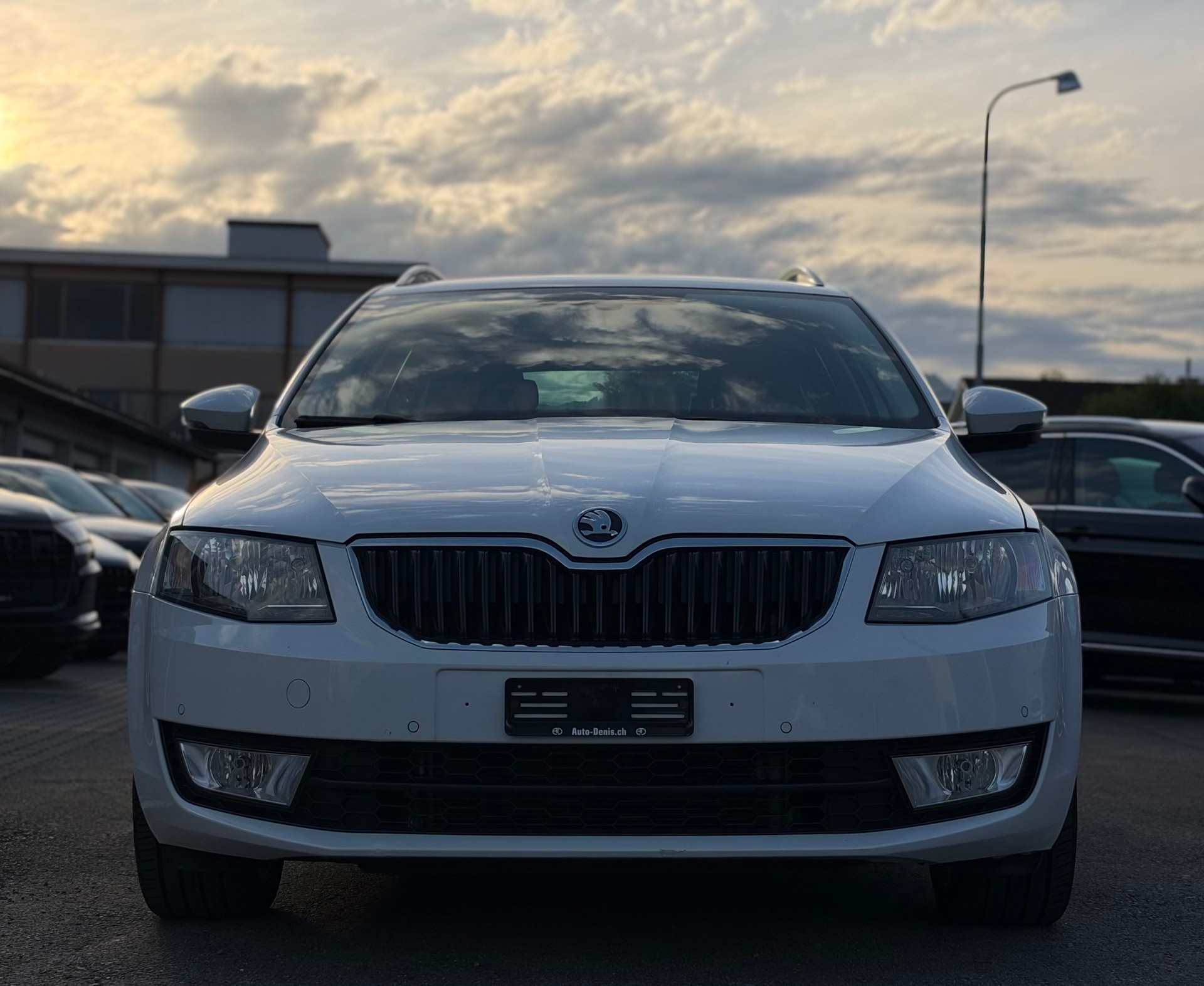 SKODA Octavia Combi 1.8 TSI Ambition 4x4 DSG-image-2