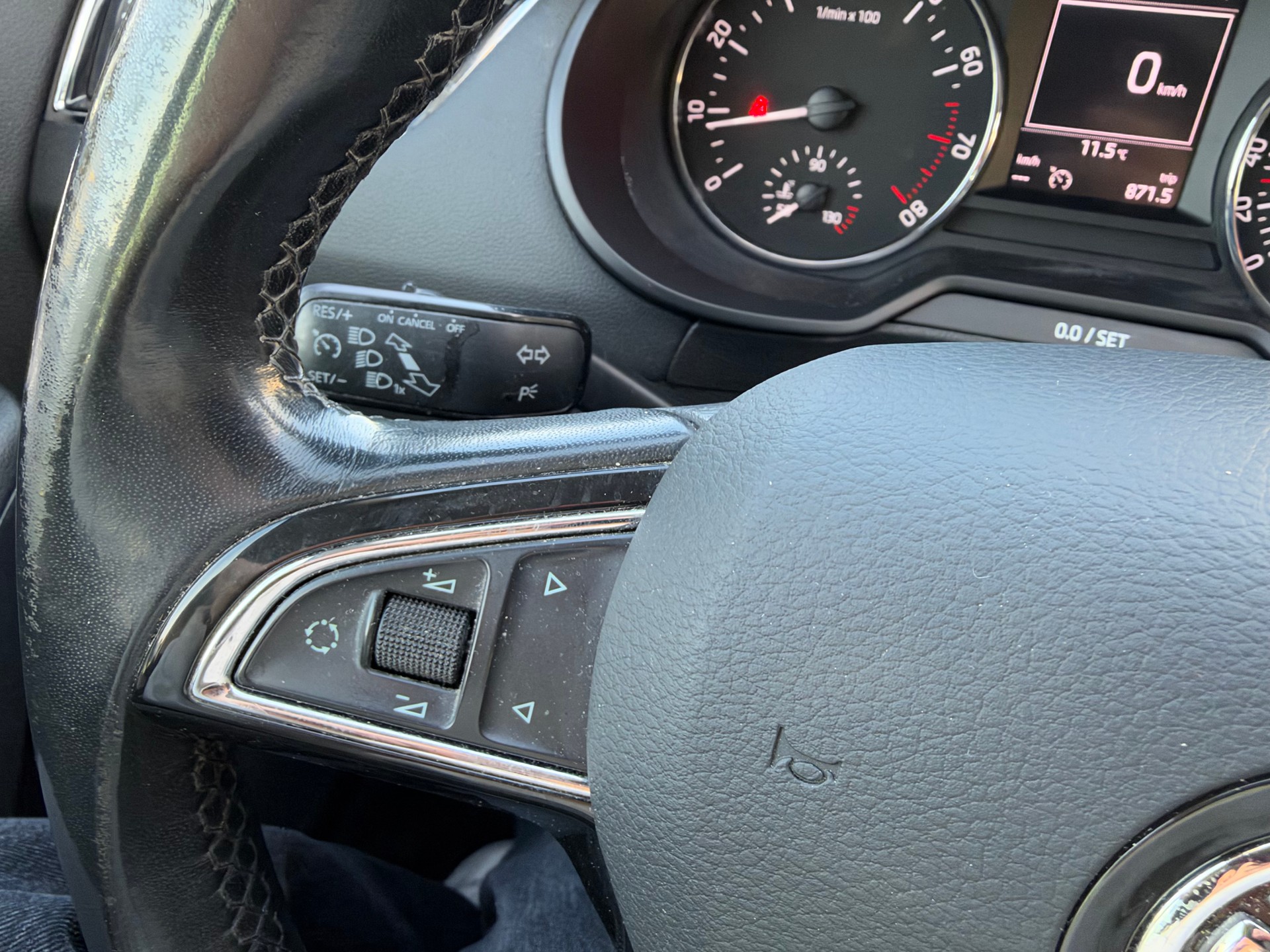 SKODA Octavia Combi 1.8 TSI Ambition 4x4 DSG-image-20