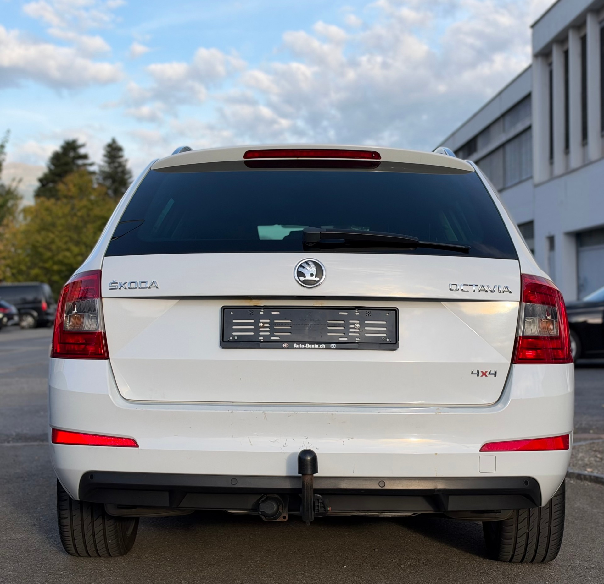 SKODA Octavia Combi 1.8 TSI Ambition 4x4 DSG-image-5