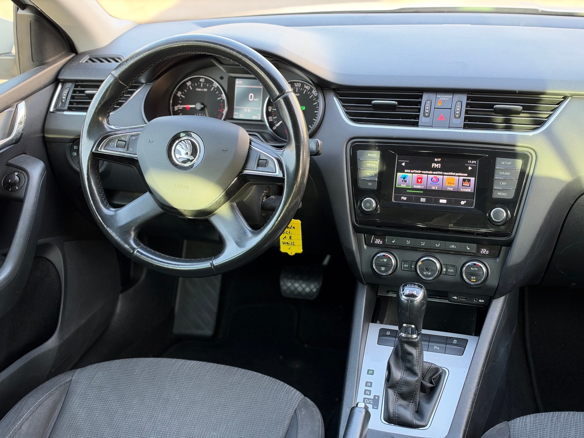 SKODA Octavia Combi 1.8 TSI Ambition 4x4 DSG-image-13