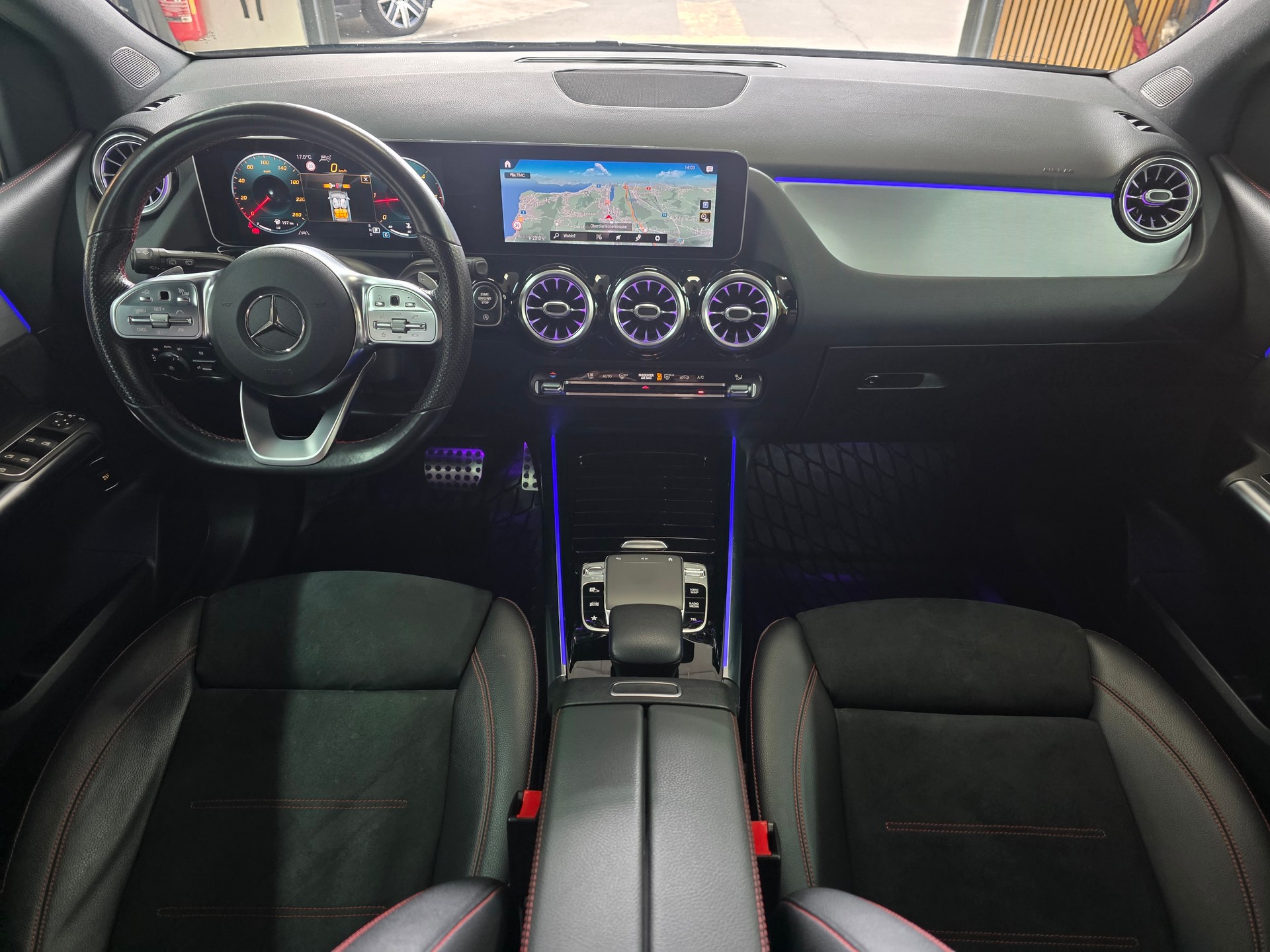 MERCEDES-BENZ B 200 d AMG Line 8G-DCT-image-11