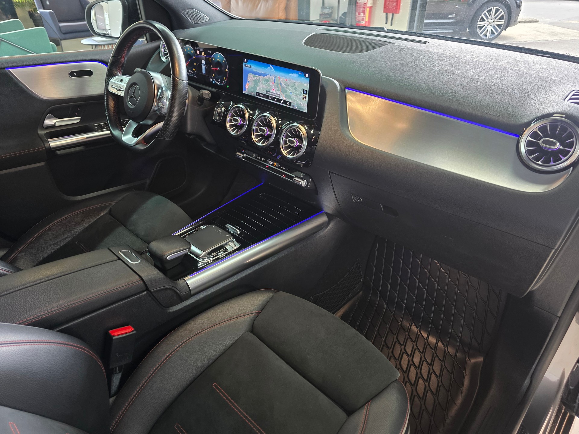 MERCEDES-BENZ B 200 d AMG Line 8G-DCT-image-8