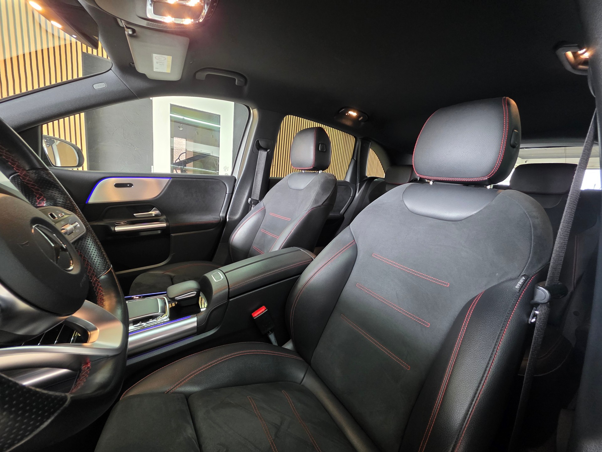 MERCEDES-BENZ B 200 d AMG Line 8G-DCT-image-9