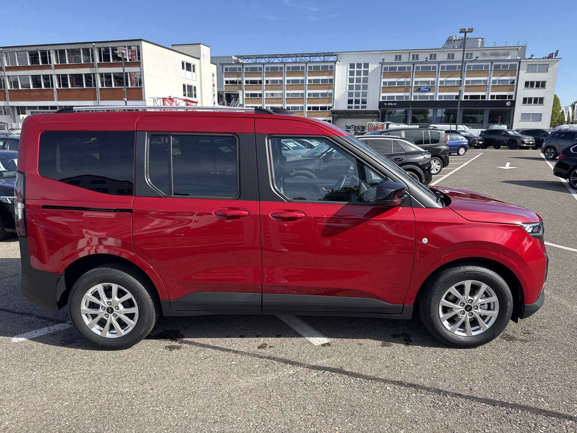 FORD Tourneo Courier 1.0 EcoBoost Titanium Automat-image-10