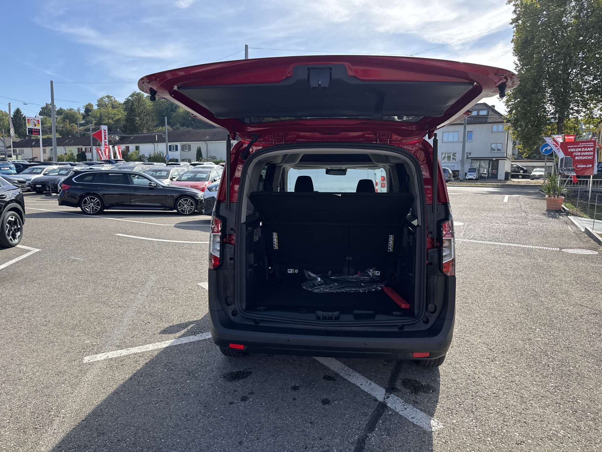 FORD Tourneo Courier 1.0 EcoBoost Titanium Automat-image-7