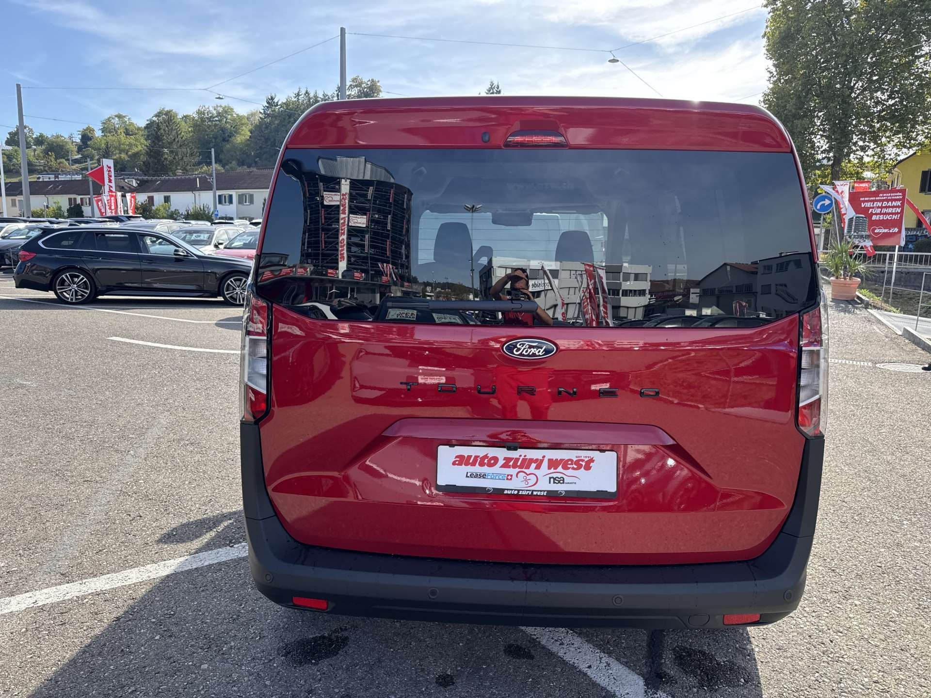 FORD Tourneo Courier 1.0 EcoBoost Titanium Automat-image-14
