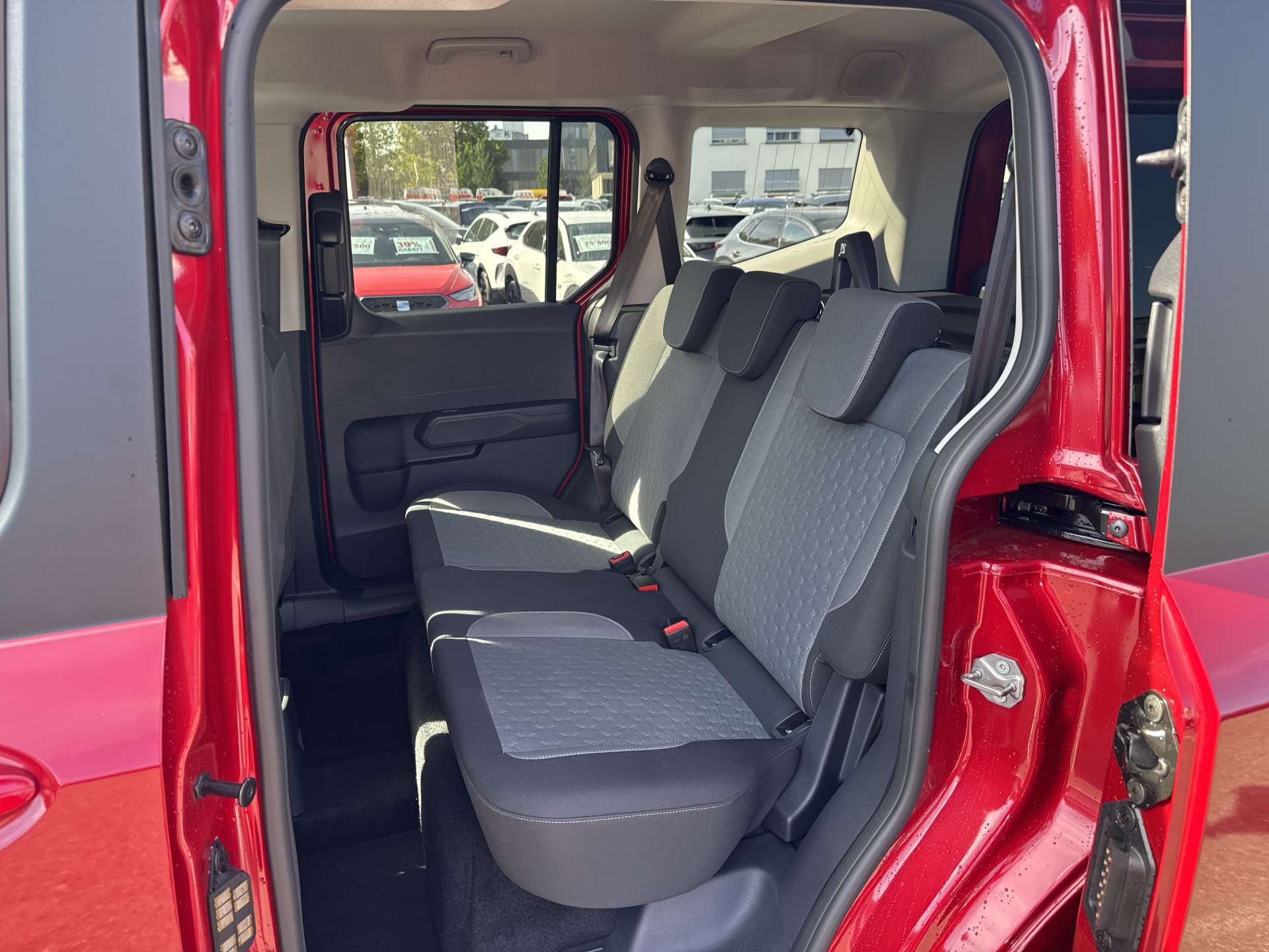 FORD Tourneo Courier 1.0 EcoBoost Titanium Automat-image-6