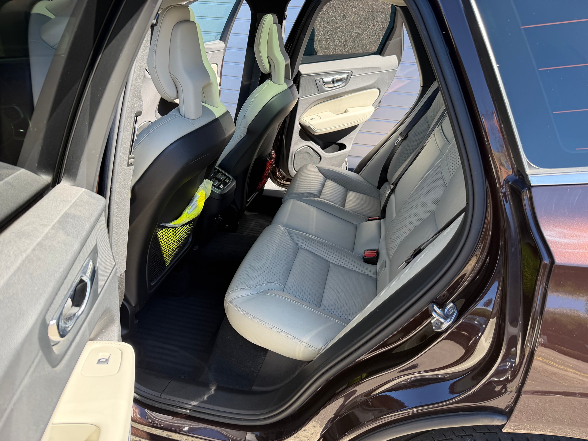 VOLVO XC60 D5 AWD Momentum Geartronic-image-7