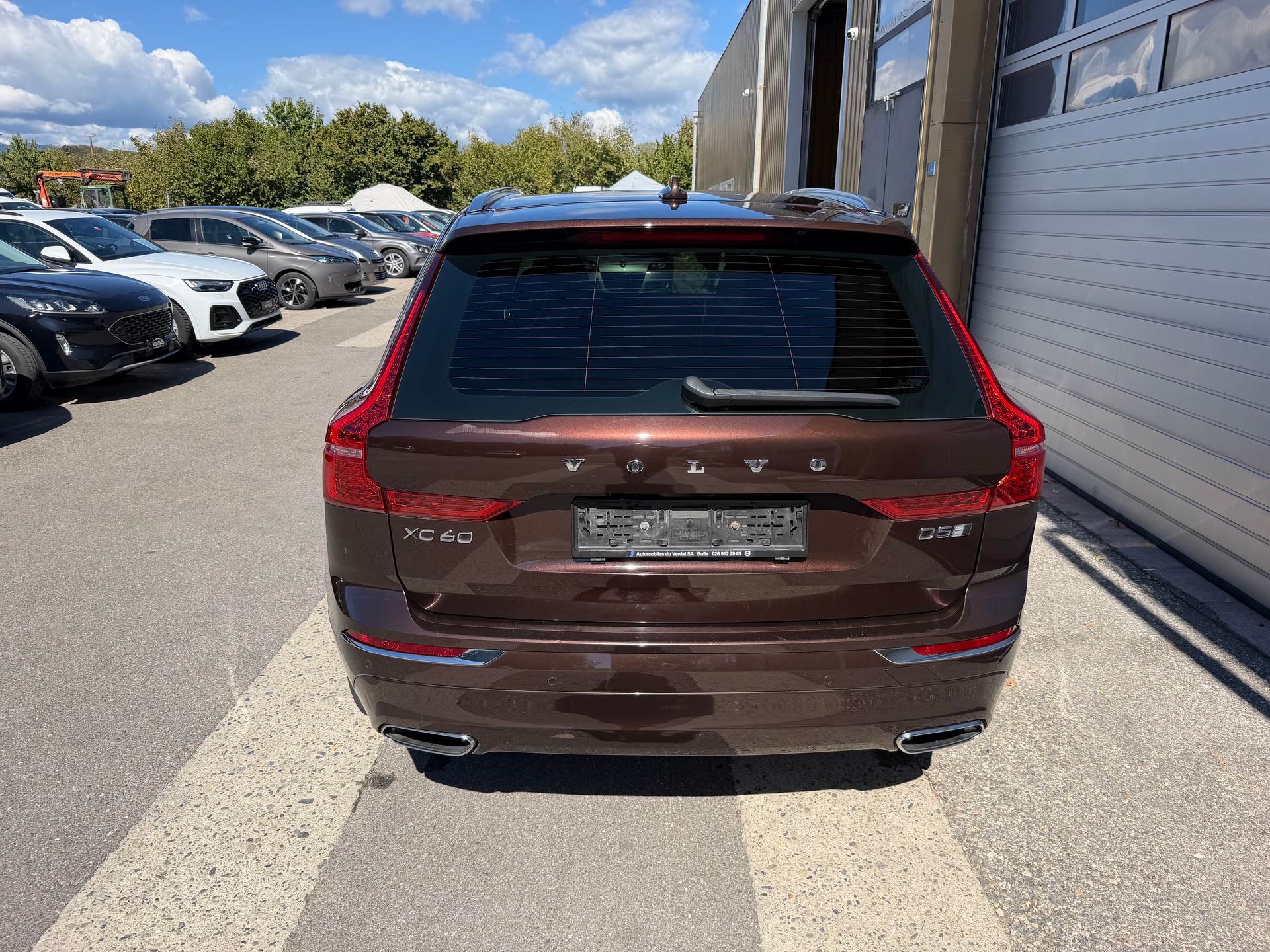 VOLVO XC60 D5 AWD Momentum Geartronic-image-8