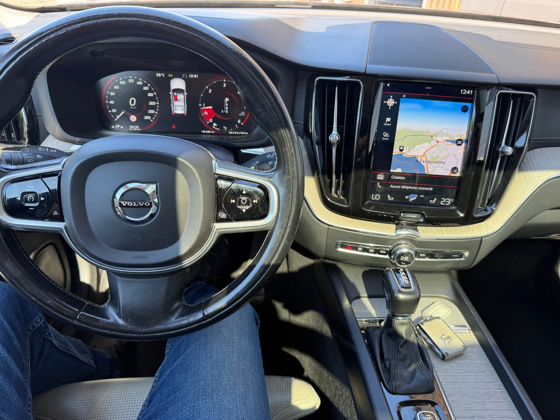 VOLVO XC60 D5 AWD Momentum Geartronic-image-15