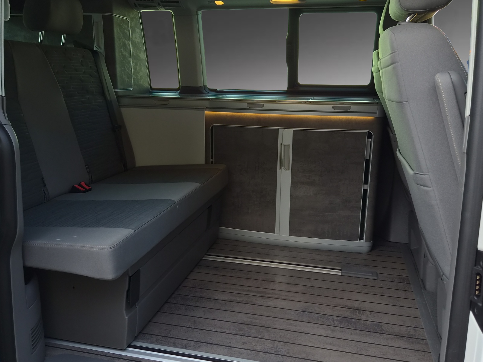 VW T6.1 California 2.0 TDI Ocean Edition Liberty DSG-image-6
