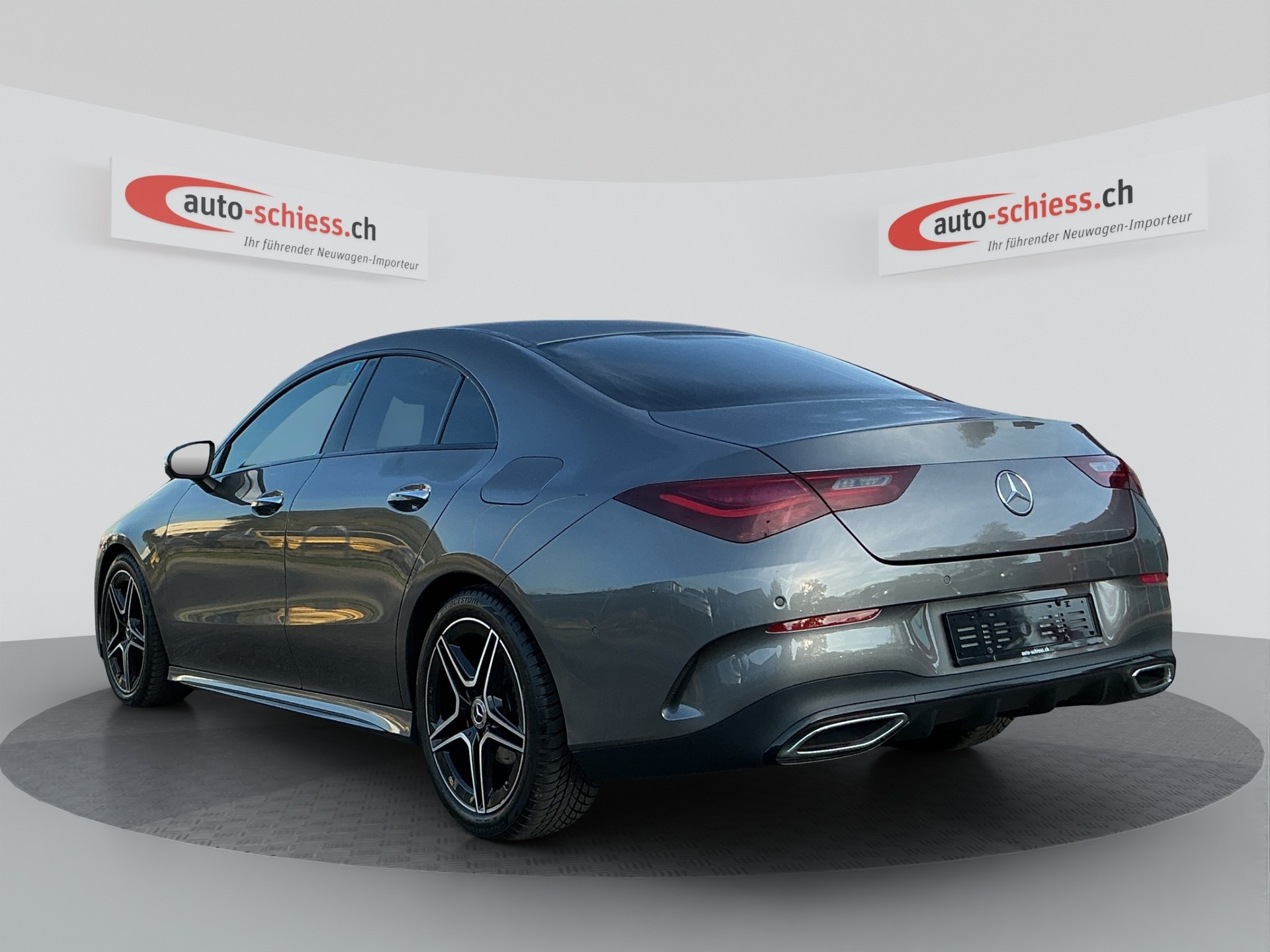 MERCEDES-BENZ CLA 180 AMG Line Night 7G-DCT-image-2