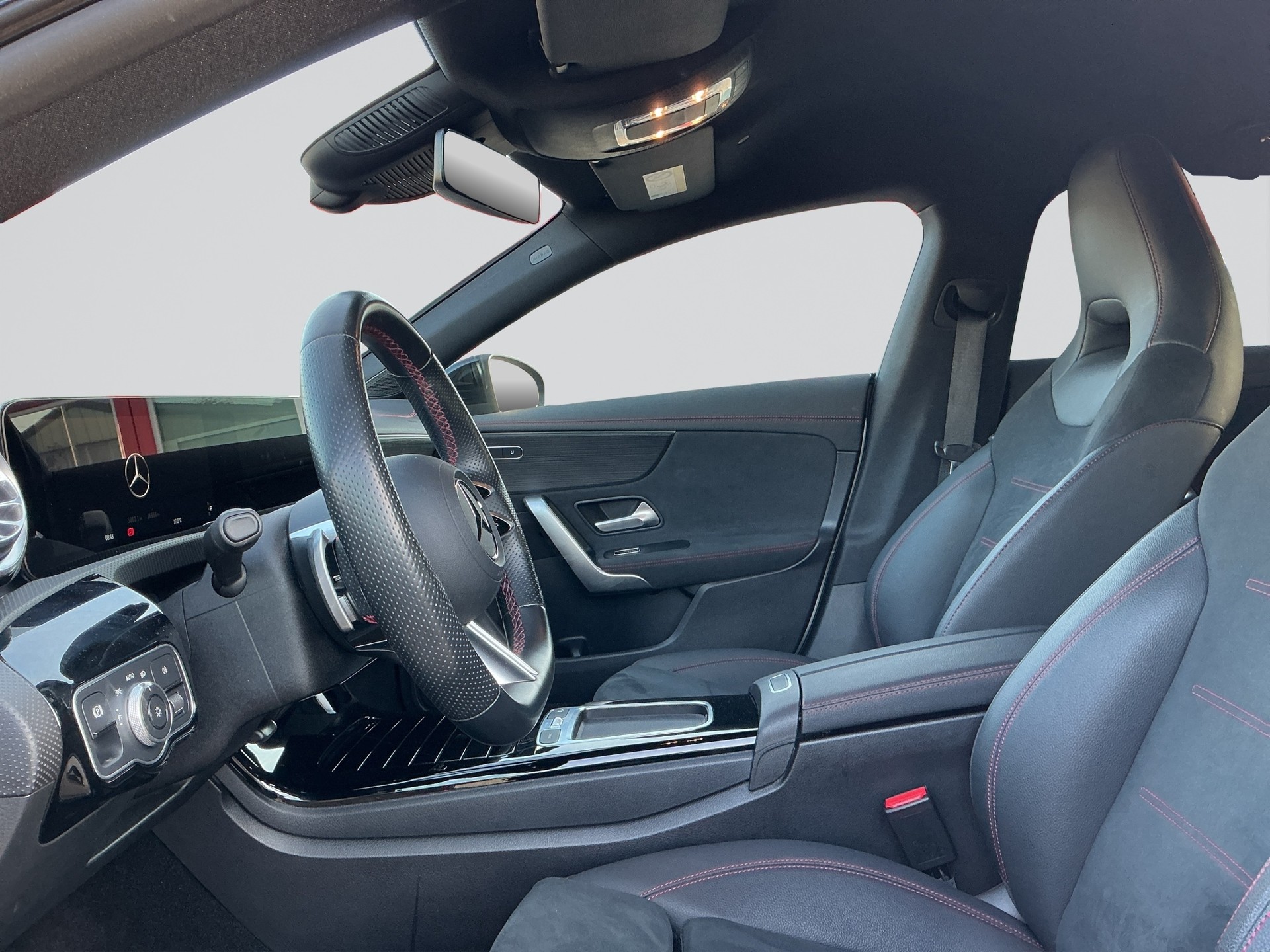 MERCEDES-BENZ CLA 180 AMG Line Night 7G-DCT-image-5