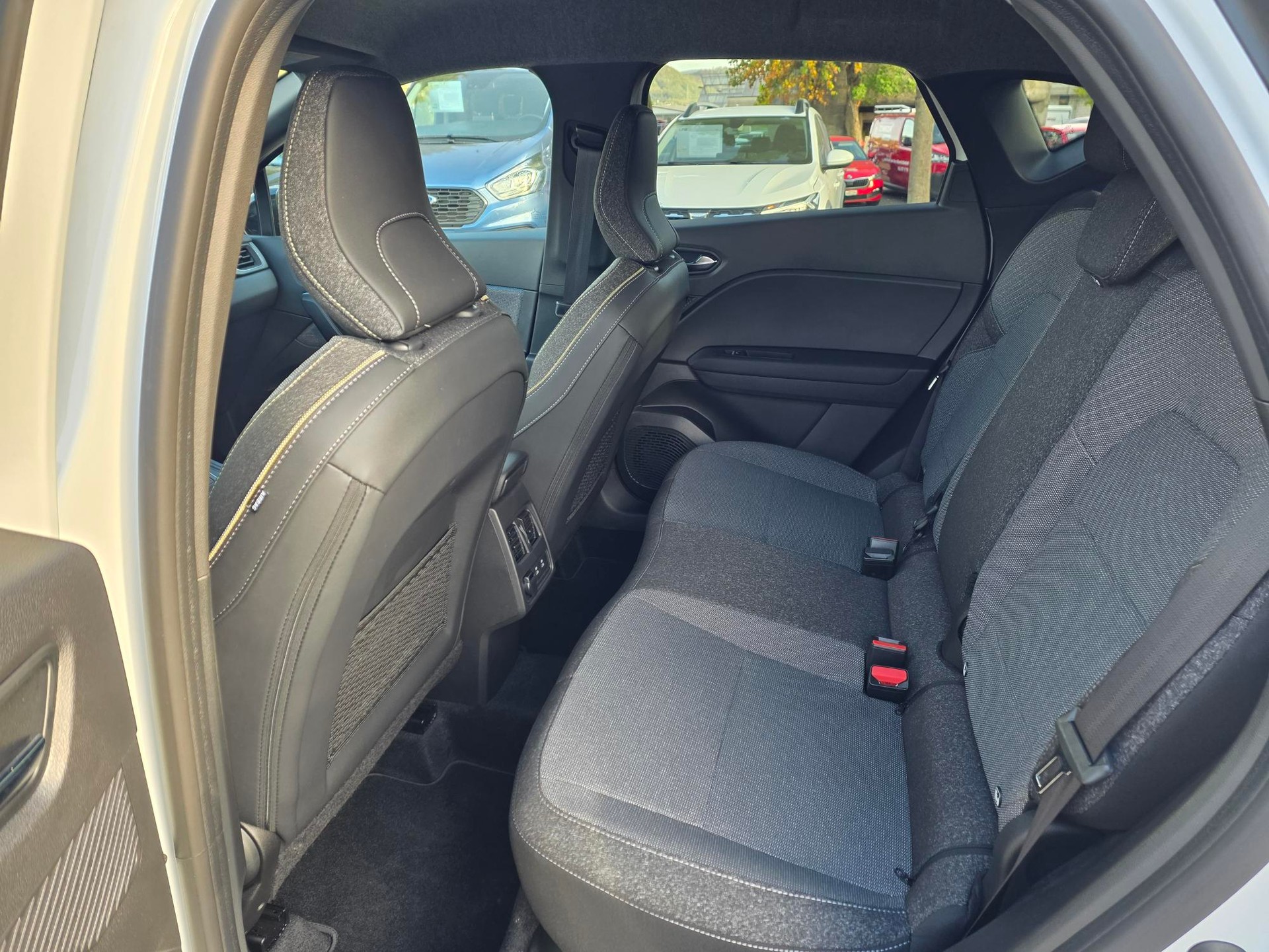 RENAULT Captur 1.8 E-Tech techno-image-6