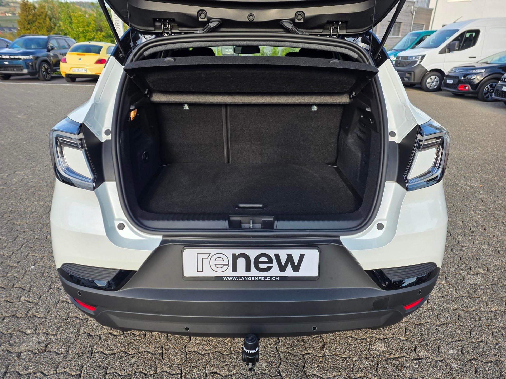 RENAULT Captur 1.8 E-Tech techno-image-8