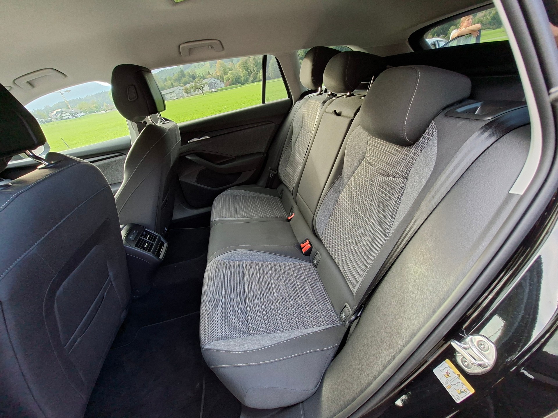 SKODA Superb Combi 2.0 TDi Selection 4x4 DSG-image-14