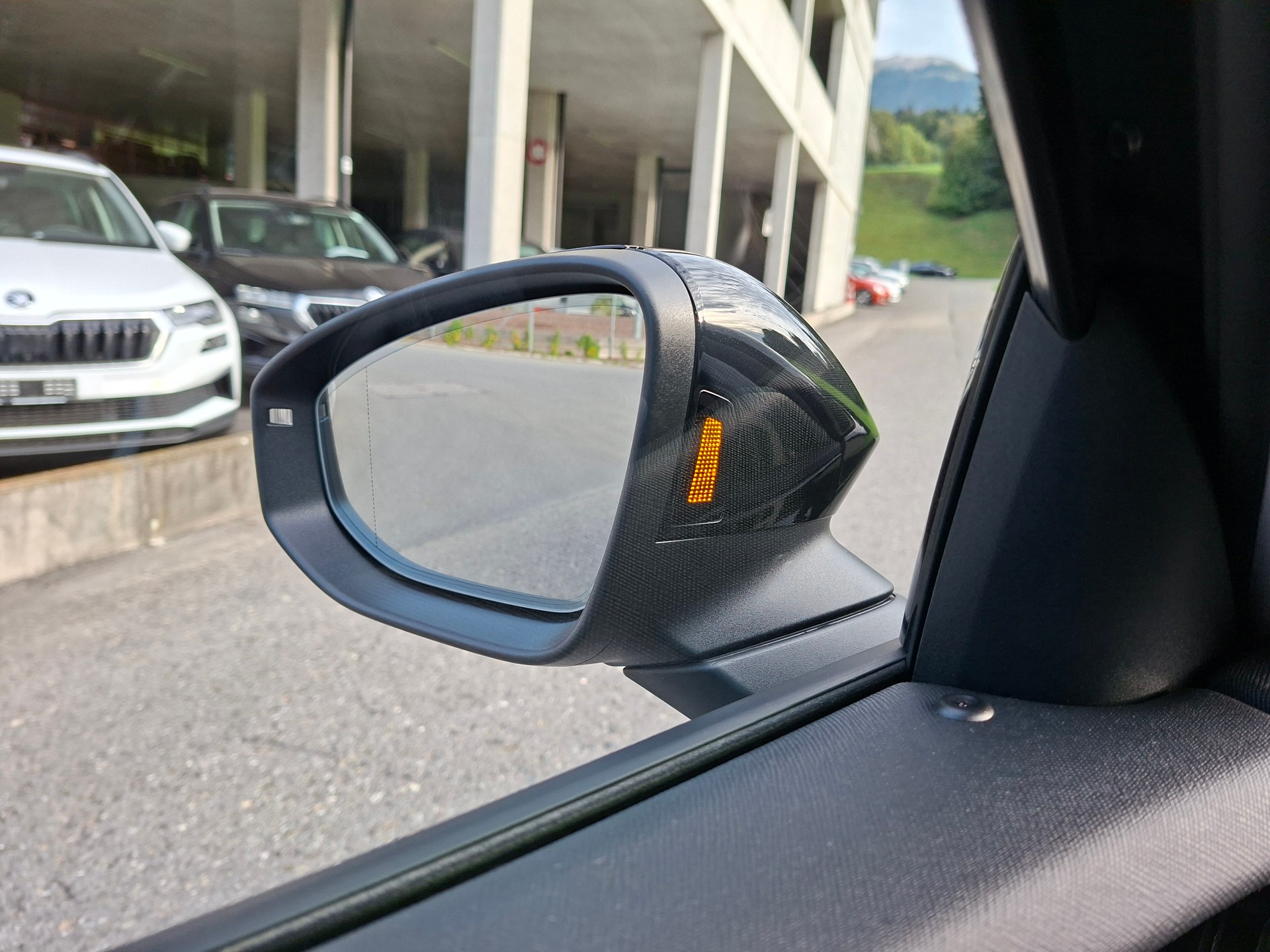 SKODA Superb Combi 2.0 TDi Selection 4x4 DSG-image-13