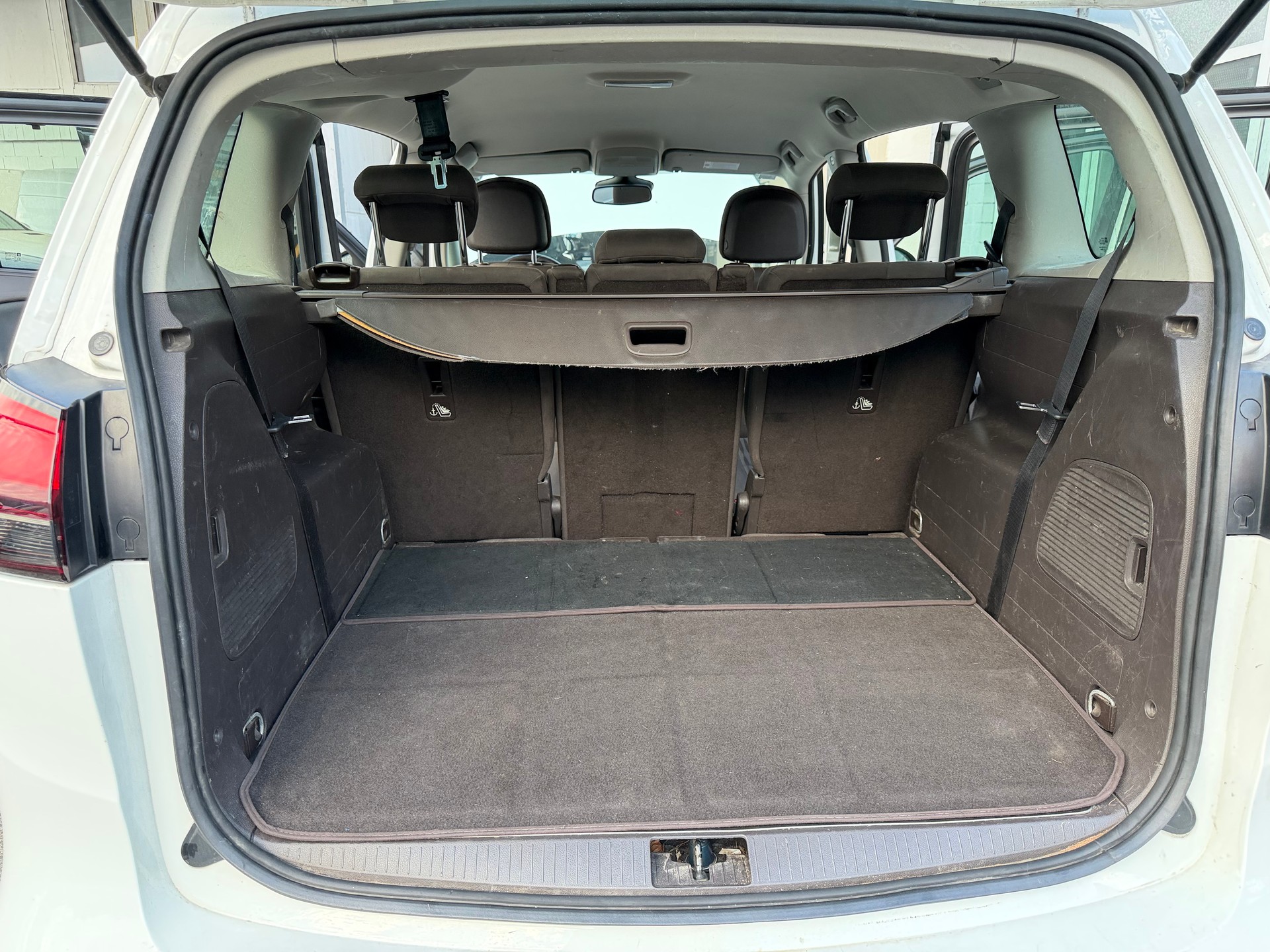 OPEL Zafira Tourer 1.4i 16V Cosmo-image-8