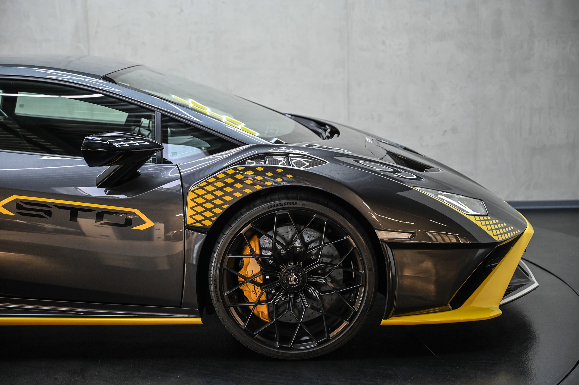 LAMBORGHINI Huracan Coupé 5.2 STO-image-13