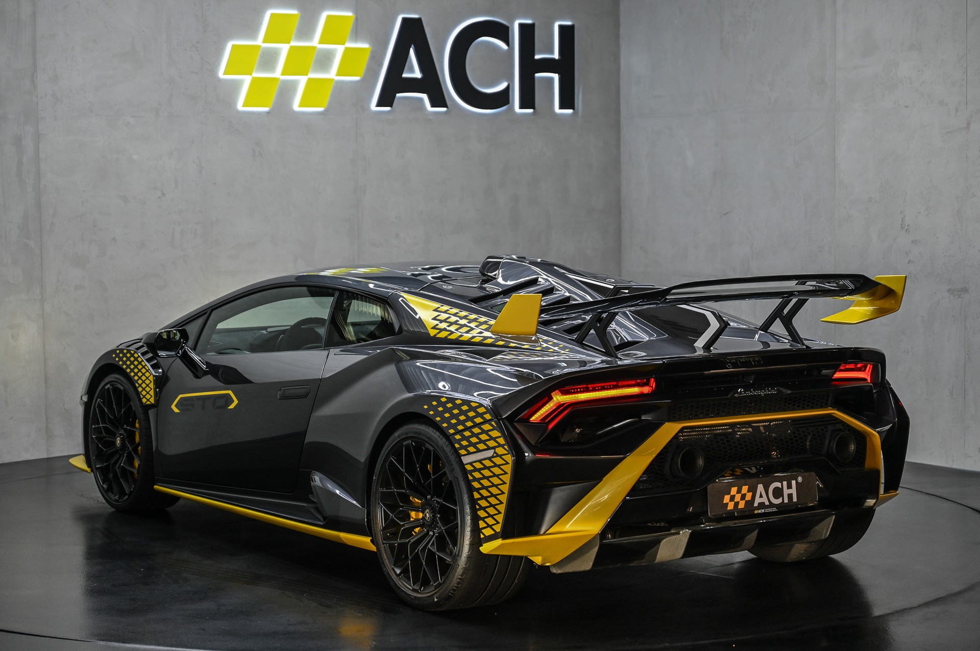 LAMBORGHINI Huracan Coupé 5.2 STO-image-6