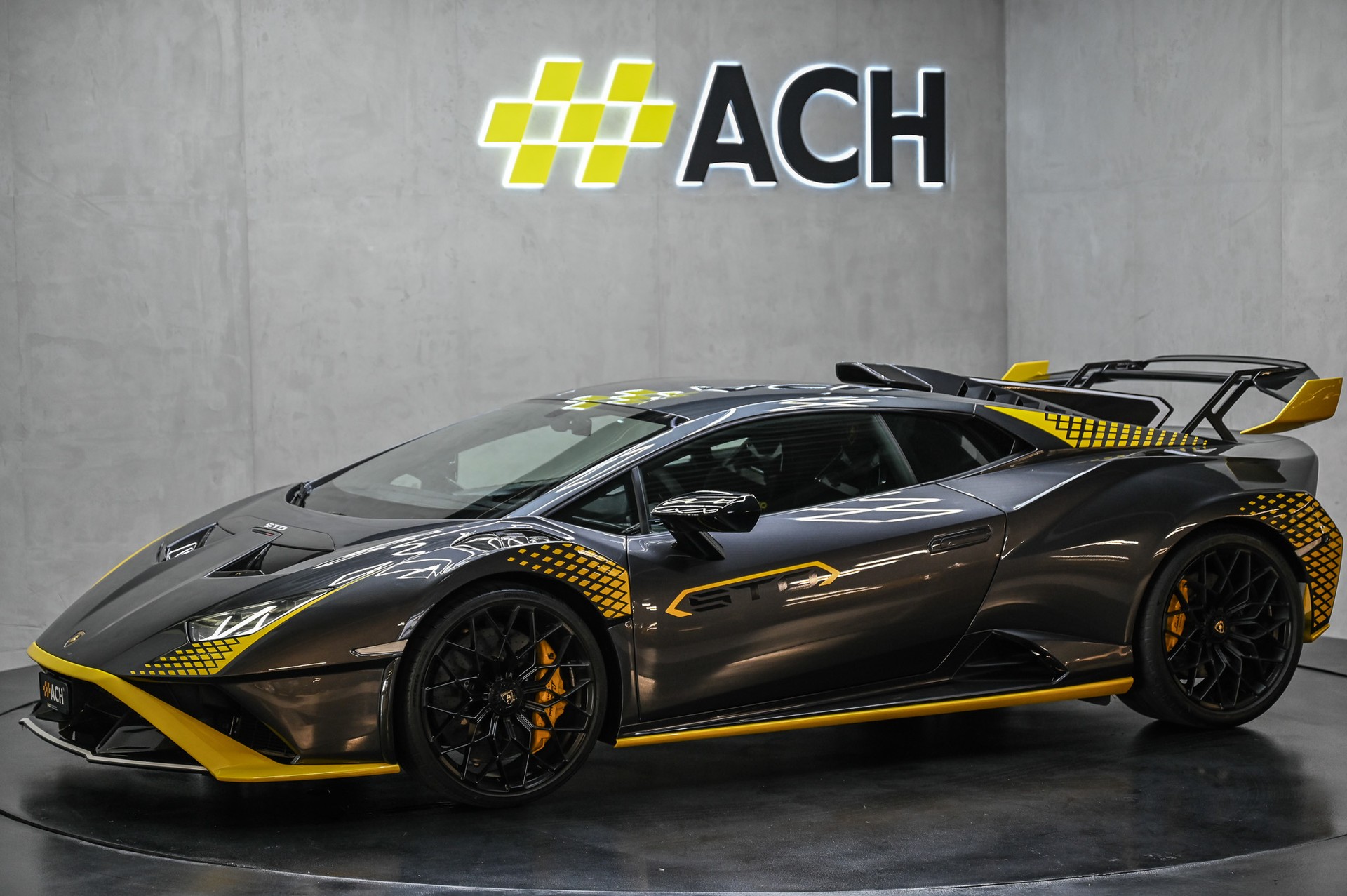 LAMBORGHINI Huracan Coupé 5.2 STO-image-4