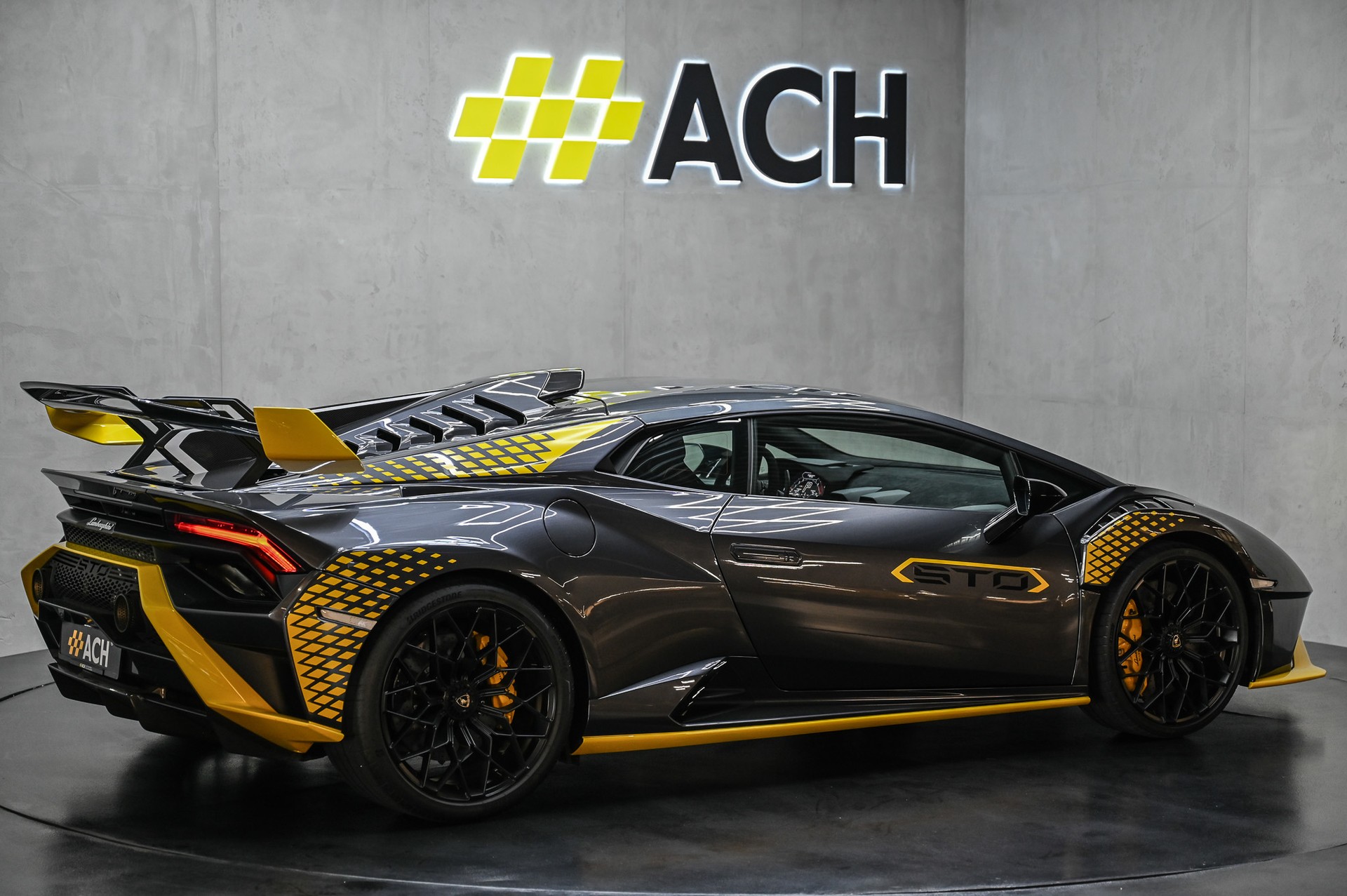 LAMBORGHINI Huracan Coupé 5.2 STO-image-9
