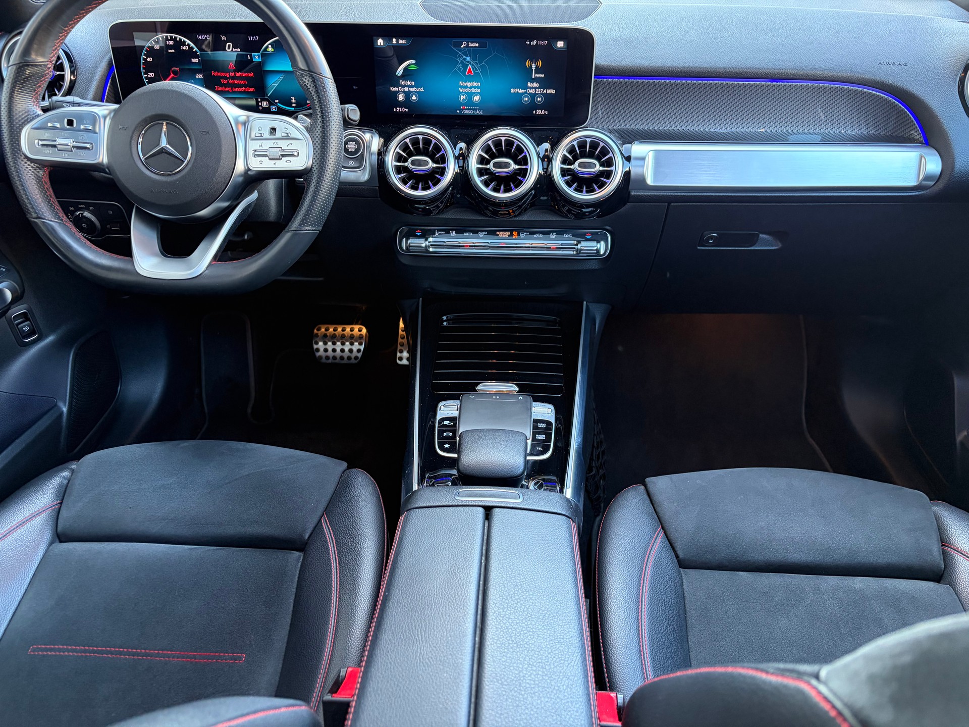 MERCEDES-BENZ GLB 250 4Matic AMG Line 8G-Tronic-image-9