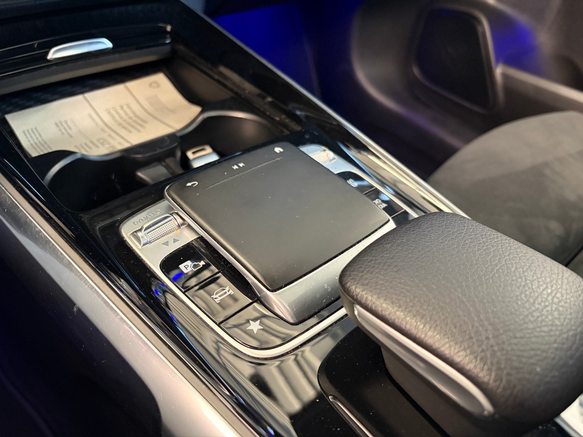 MERCEDES-BENZ GLB 250 4Matic AMG Line 8G-Tronic-image-13