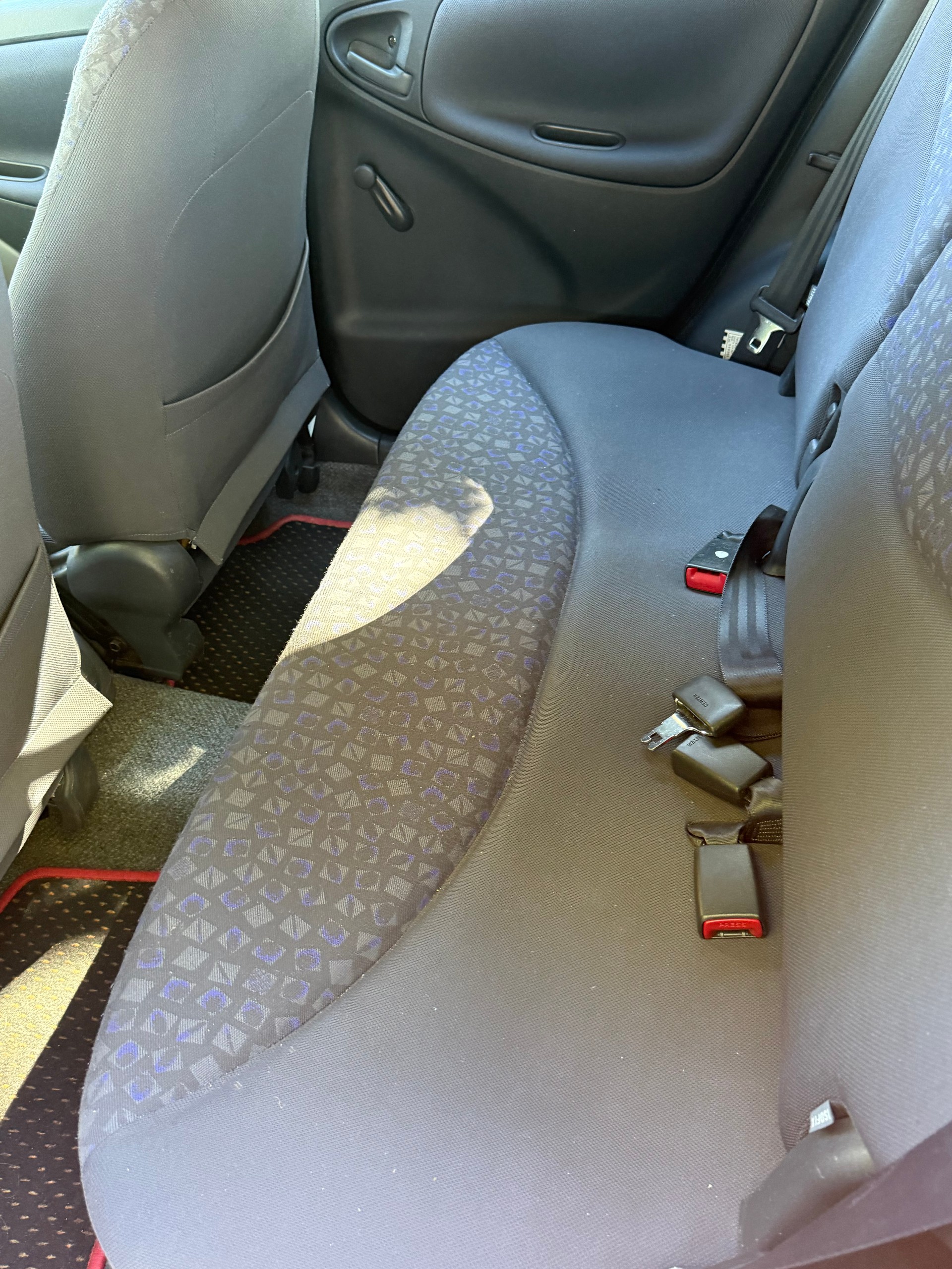TOYOTA Yaris 1.3 Linea Sol-image-4