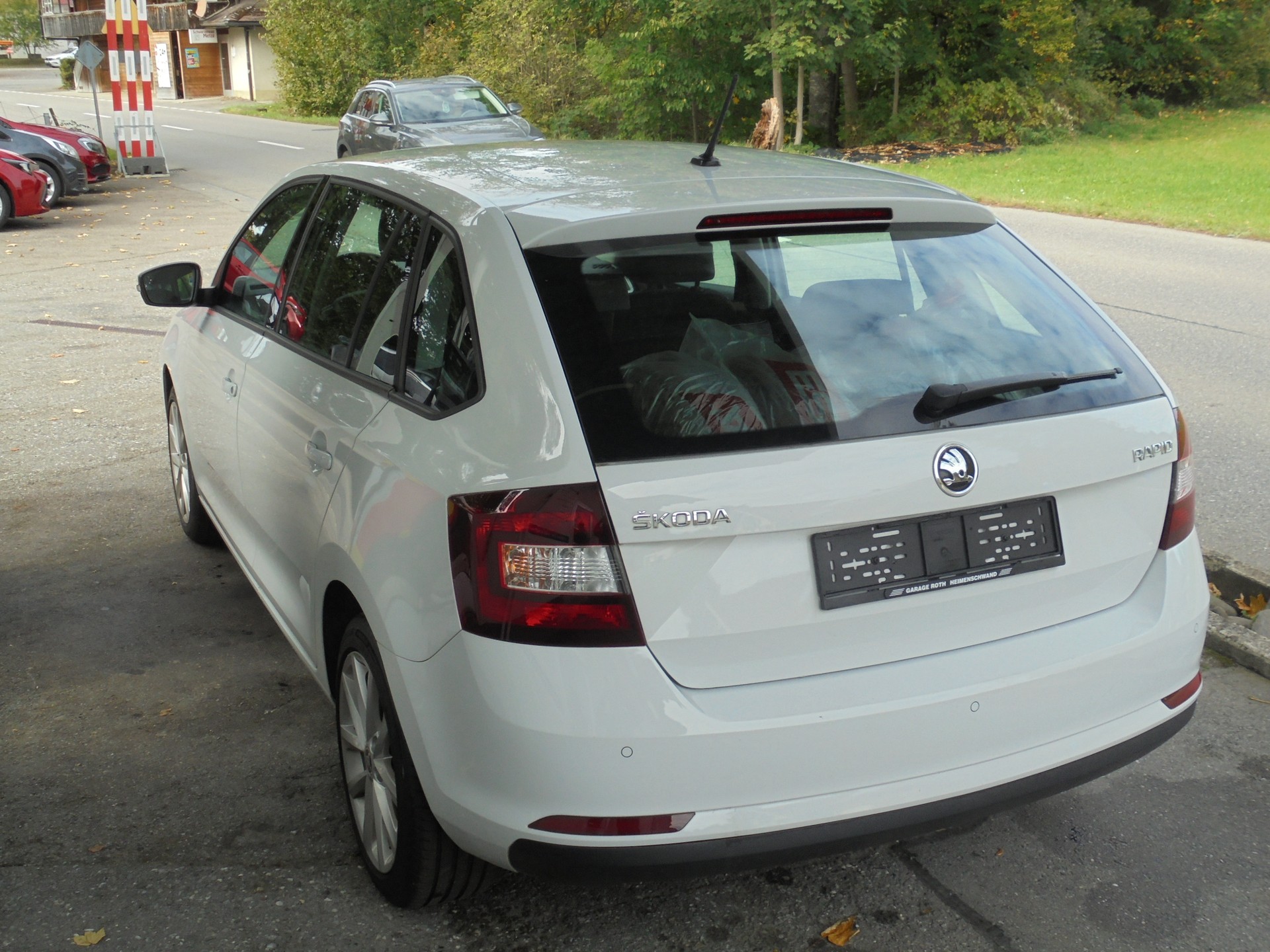 SKODA Rapid Spaceback 1.0 TSI Ambition-image-4
