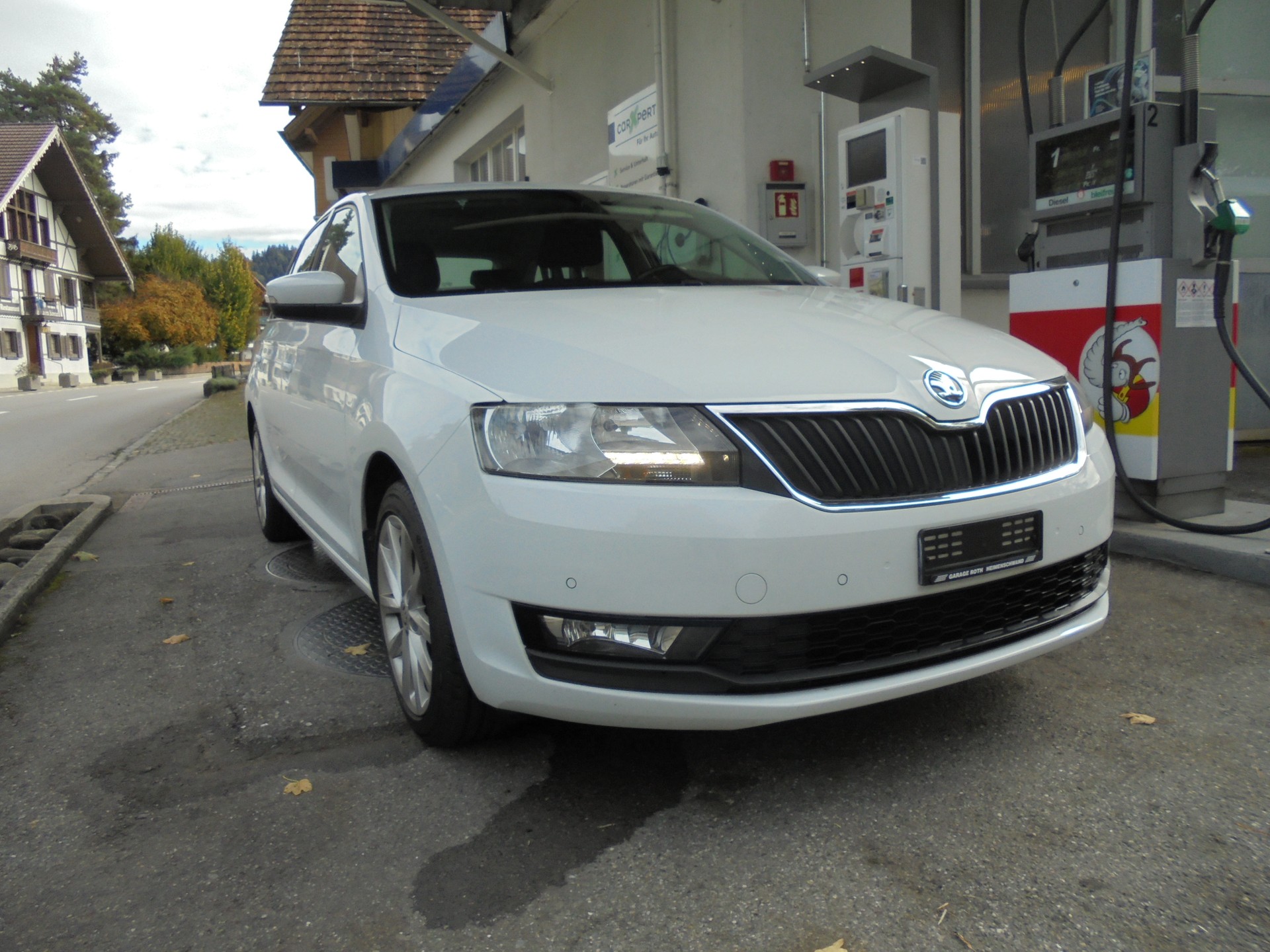 SKODA Rapid Spaceback 1.0 TSI Ambition-image-0