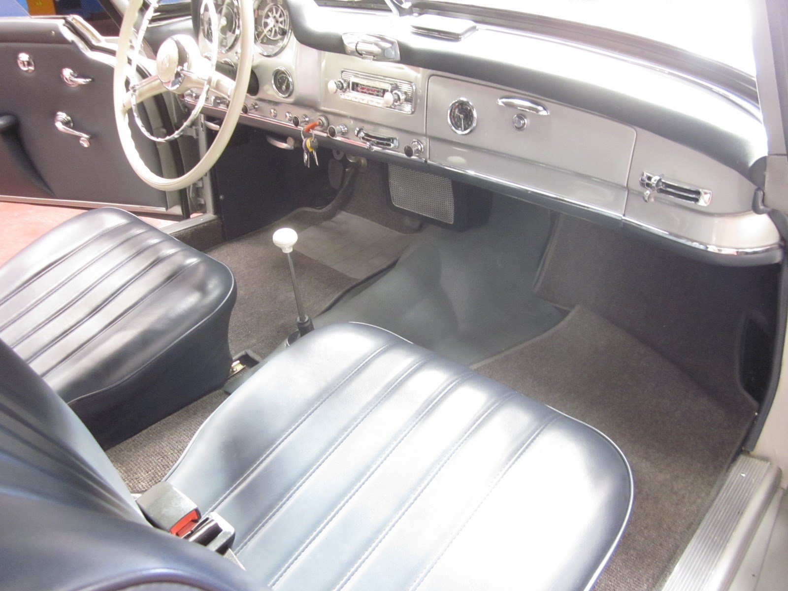 MERCEDES-BENZ 190 SL-image-7