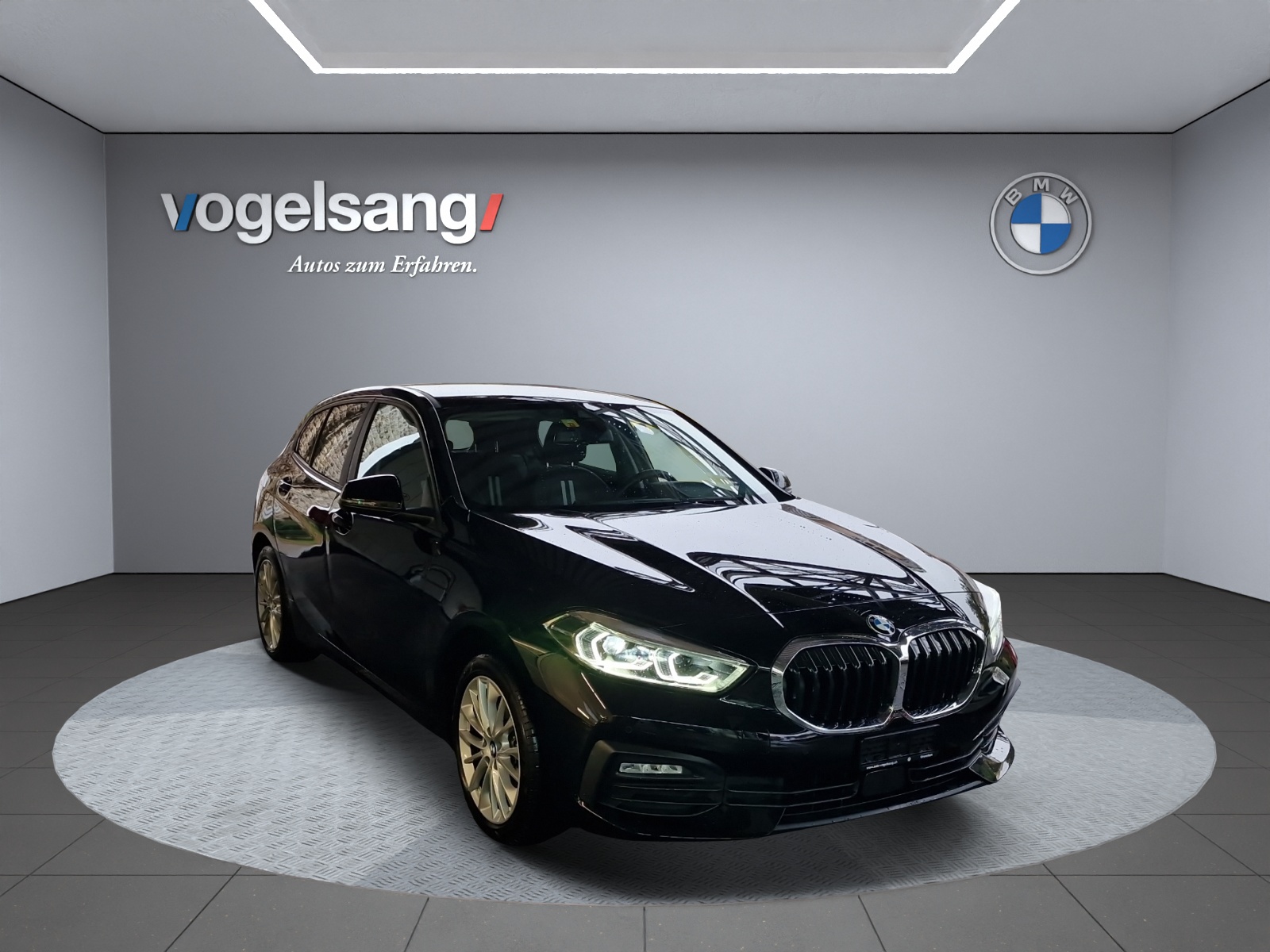 BMW 118i Essential Edition Steptronic-image-6