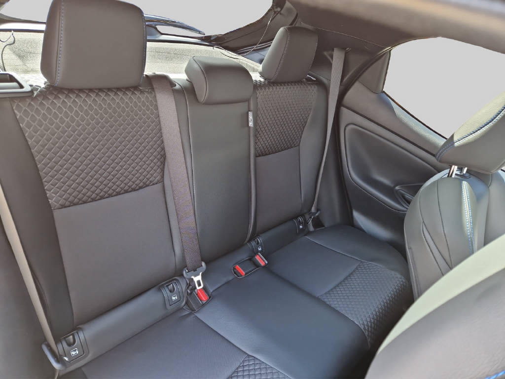 TOYOTA Yaris 1.5 VVT-i HSD Premiere Edition-image-7