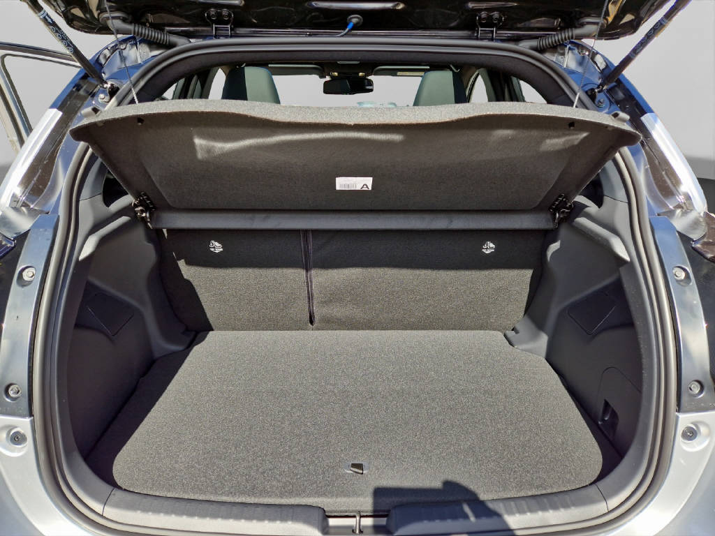 TOYOTA Yaris 1.5 VVT-i HSD Premiere Edition-image-8