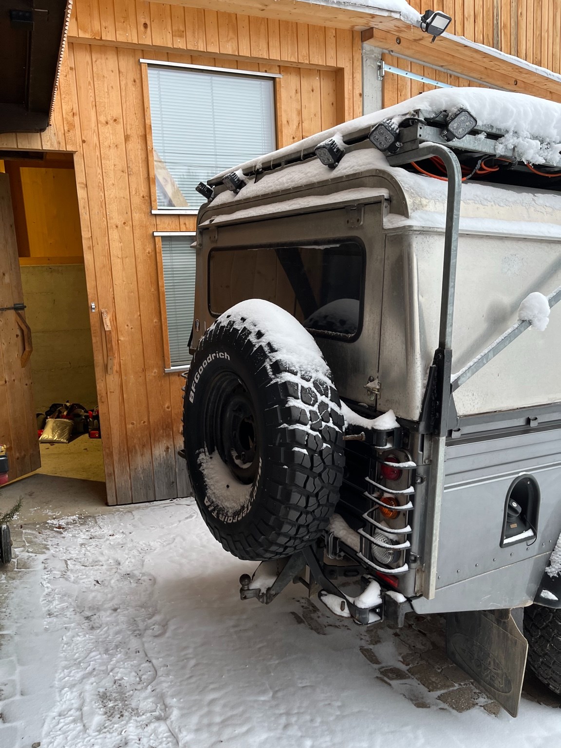 LAND ROVER Defender 130 2.4 Td4 DCPU-image-10