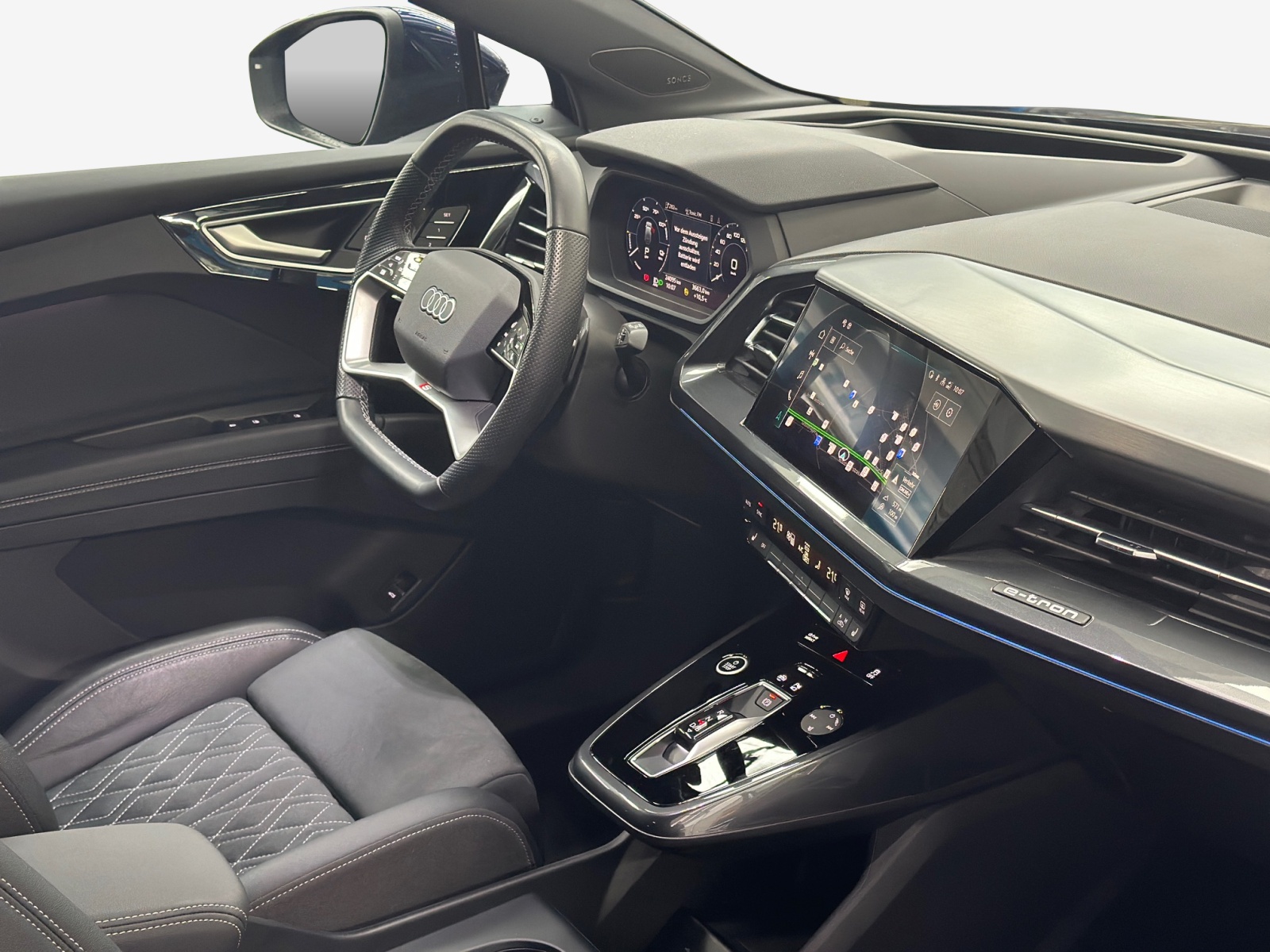 AUDI Q4 e-tron 50 quattro-image-11