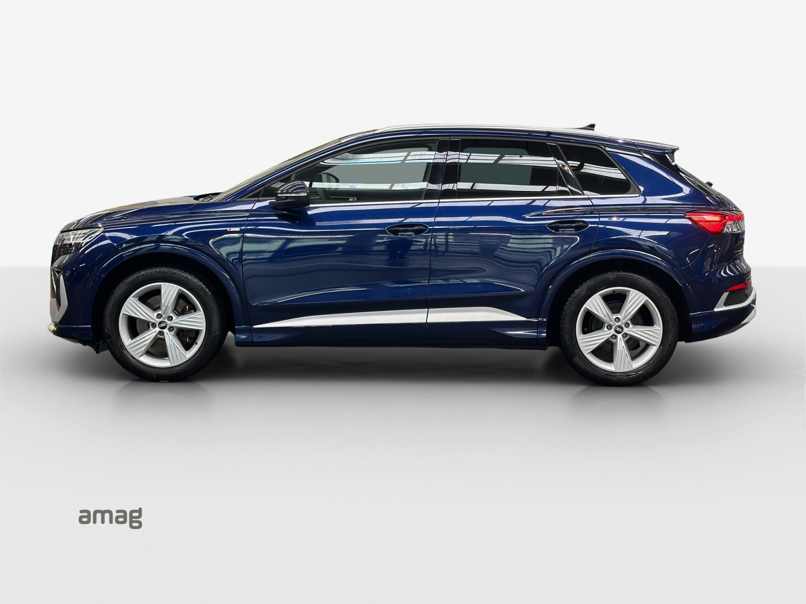 AUDI Q4 e-tron 50 quattro-image-1