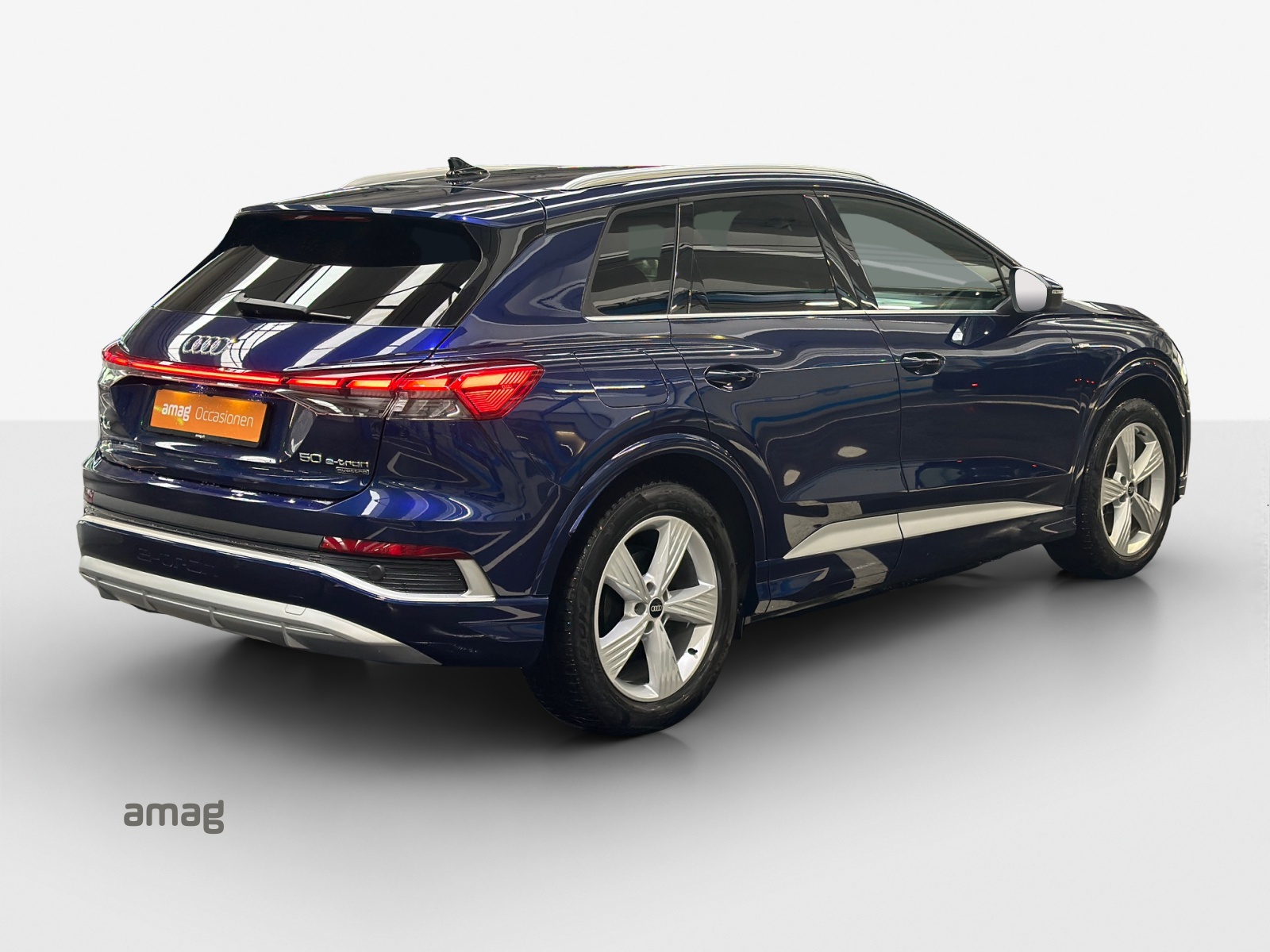 AUDI Q4 e-tron 50 quattro-image-4