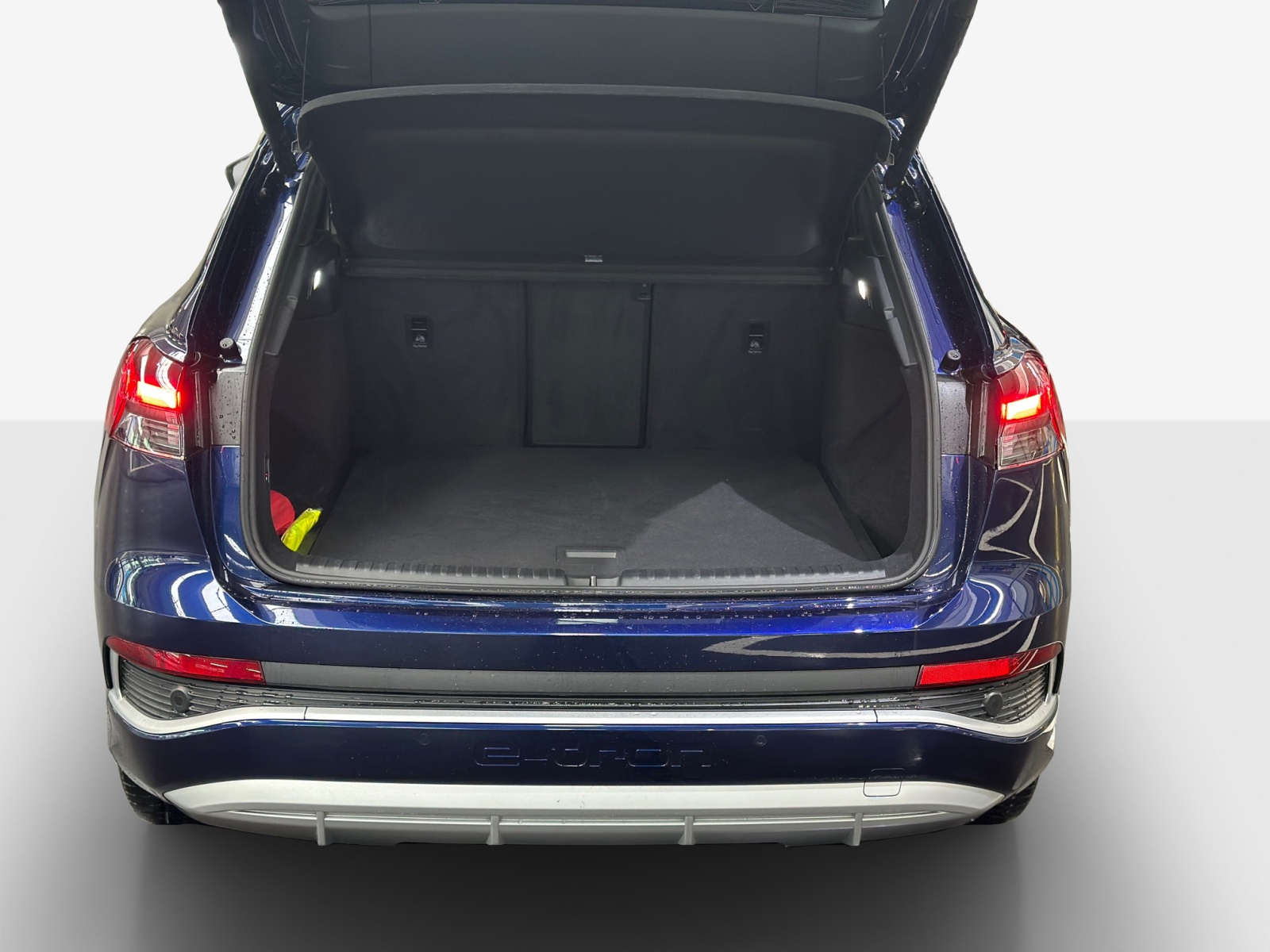 AUDI Q4 e-tron 50 quattro-image-10