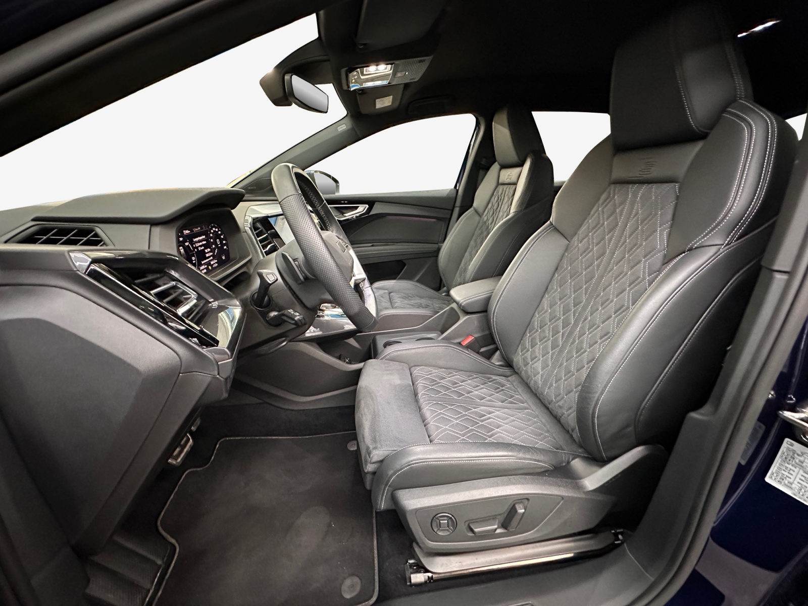 AUDI Q4 e-tron 50 quattro-image-7