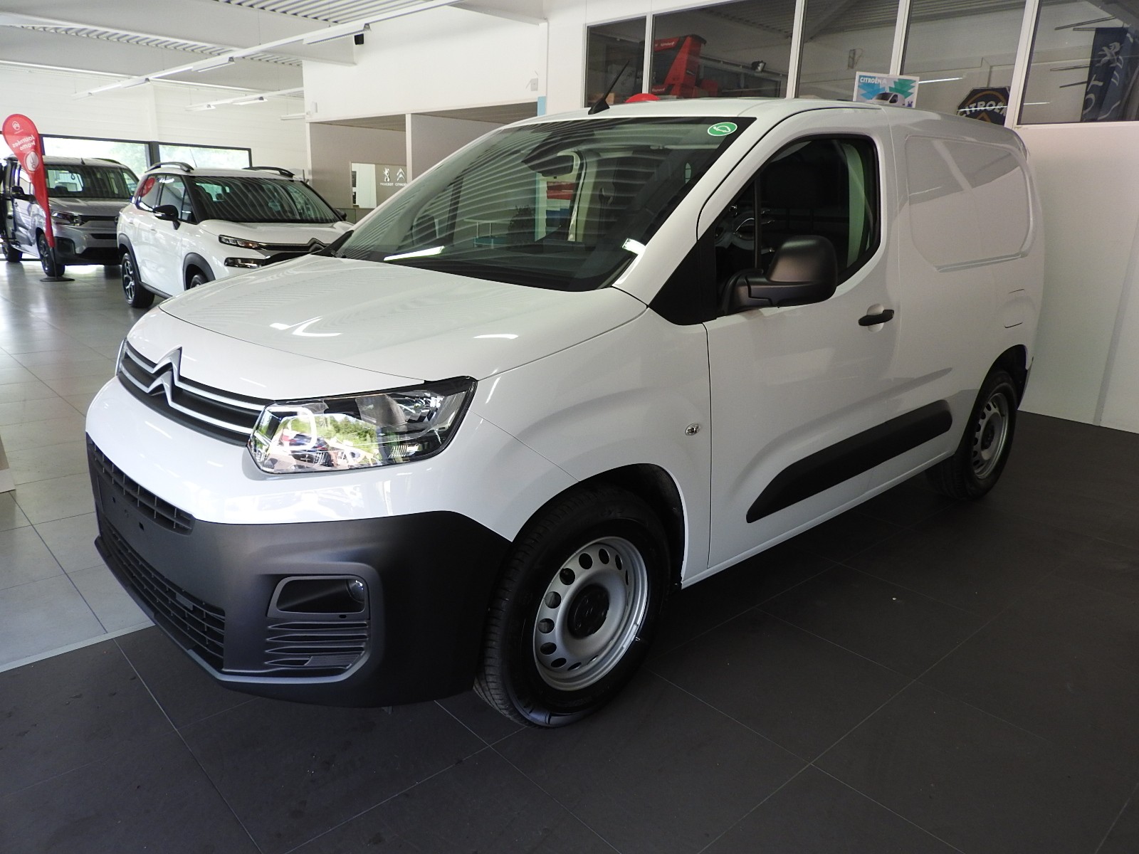 CITROEN e-Berlingo Van Swiss Edition-image-0