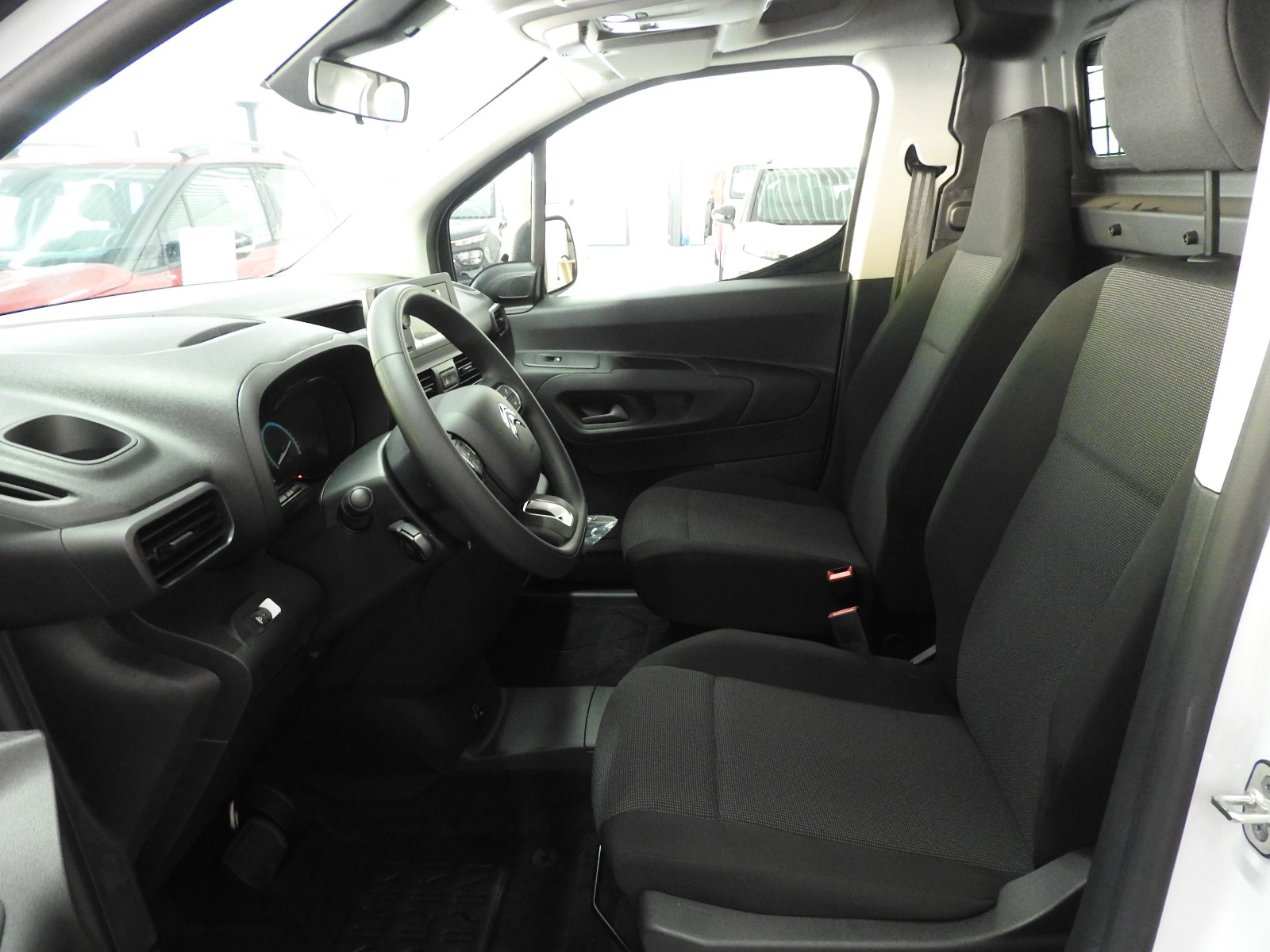 CITROEN e-Berlingo Van Swiss Edition-image-3