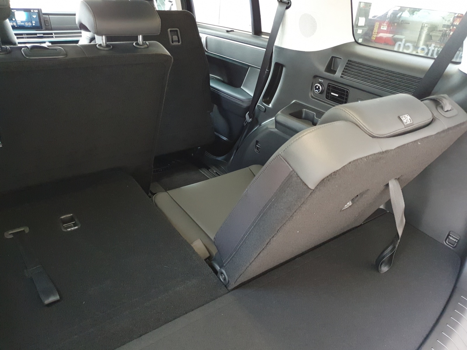 HYUNDAI Santa Fe 1.6 T-GDi PHEV Vertex 7 Plätzer-image-12