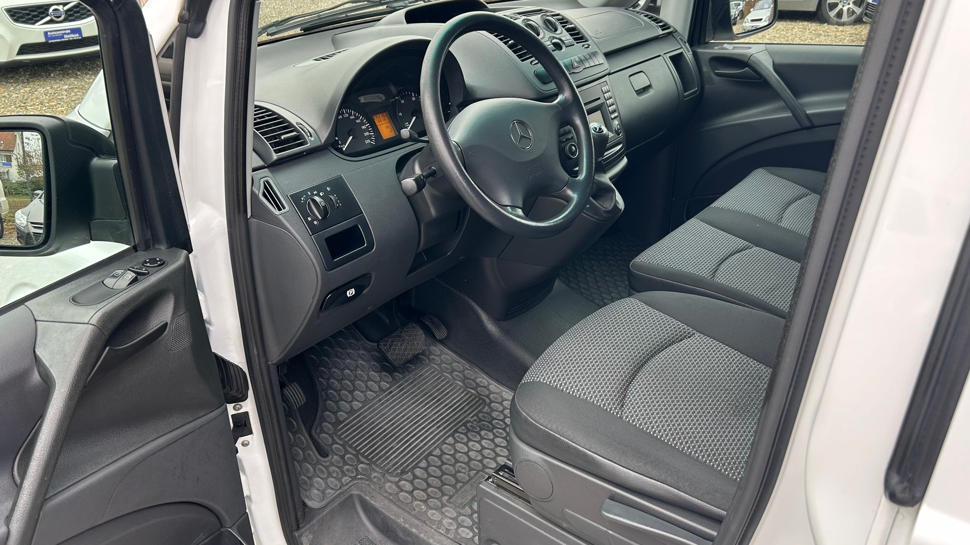 MERCEDES-BENZ Vito 113 CDI Blue Efficiency L A-showroom-element-1