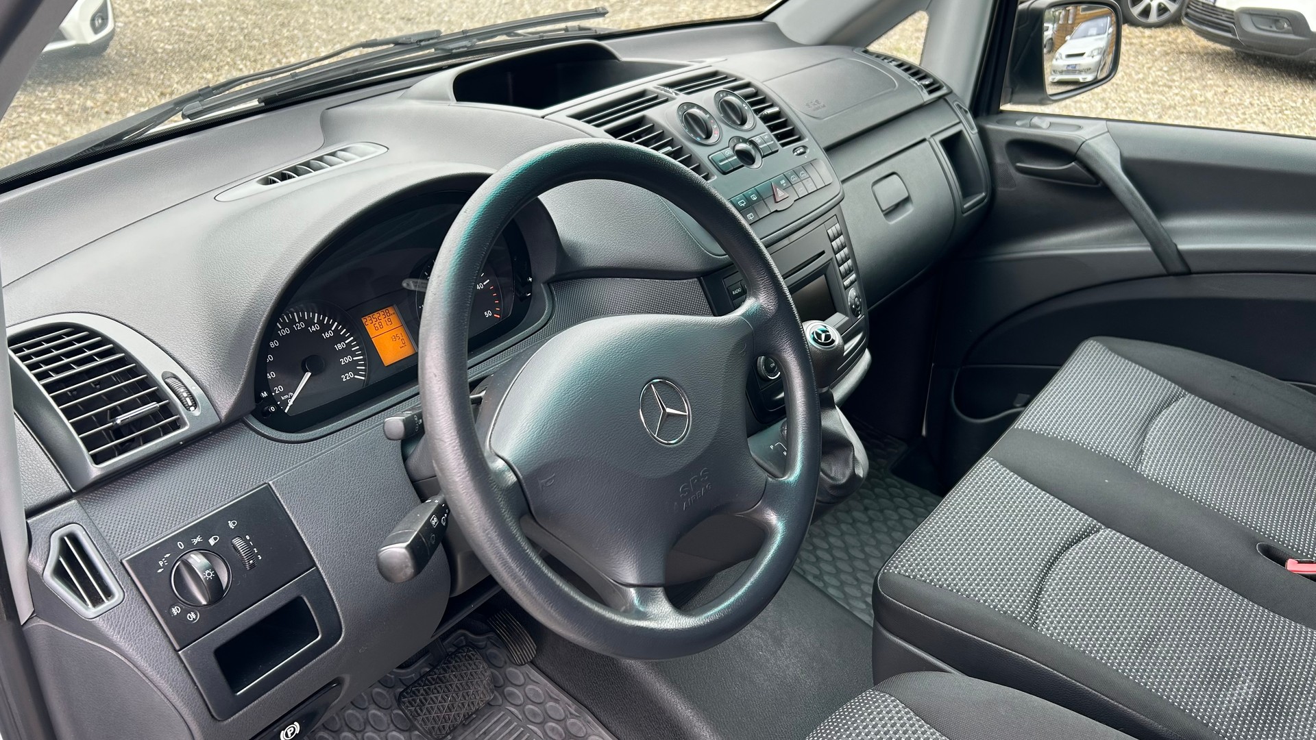 MERCEDES-BENZ Vito 113 CDI Blue Efficiency L A-showroom-element-2