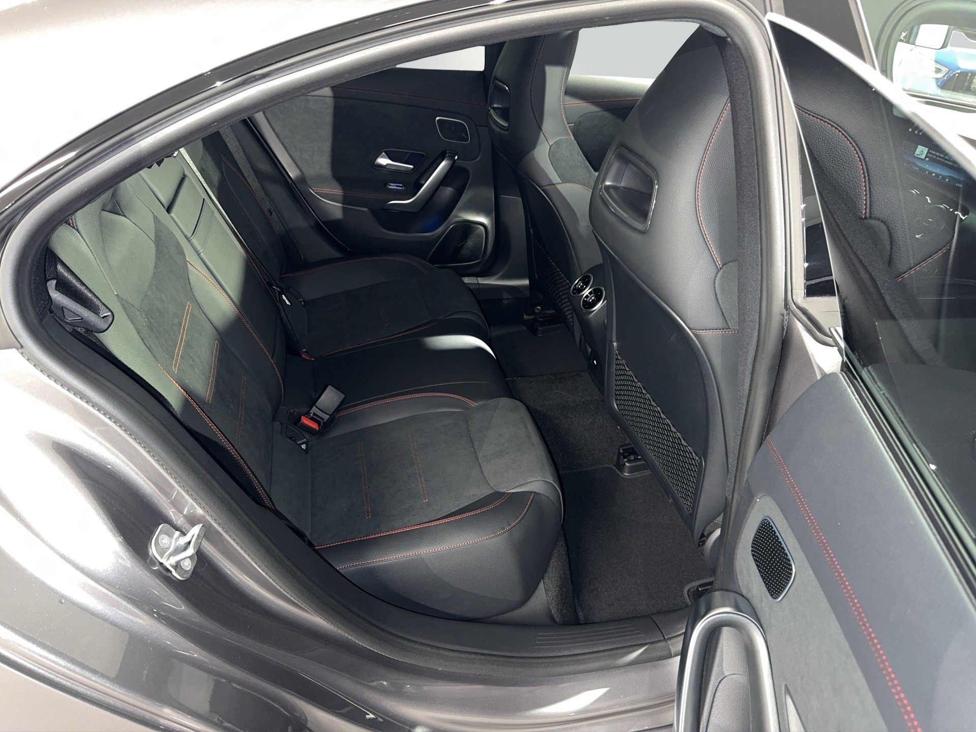 MERCEDES-BENZ CLA 250 4Matic 8G-DCT-image-10